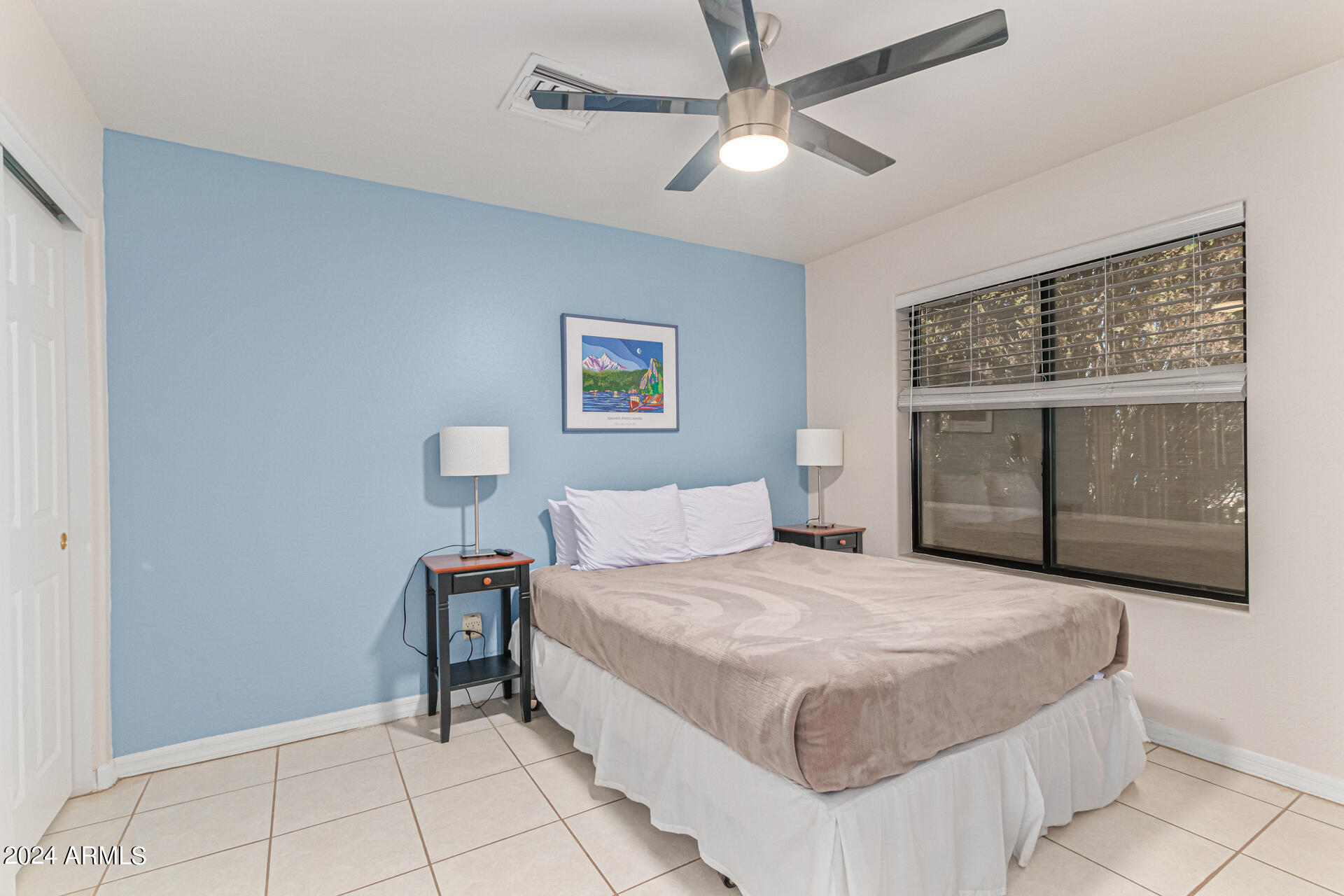 2321 W DESERT HILLS Drive