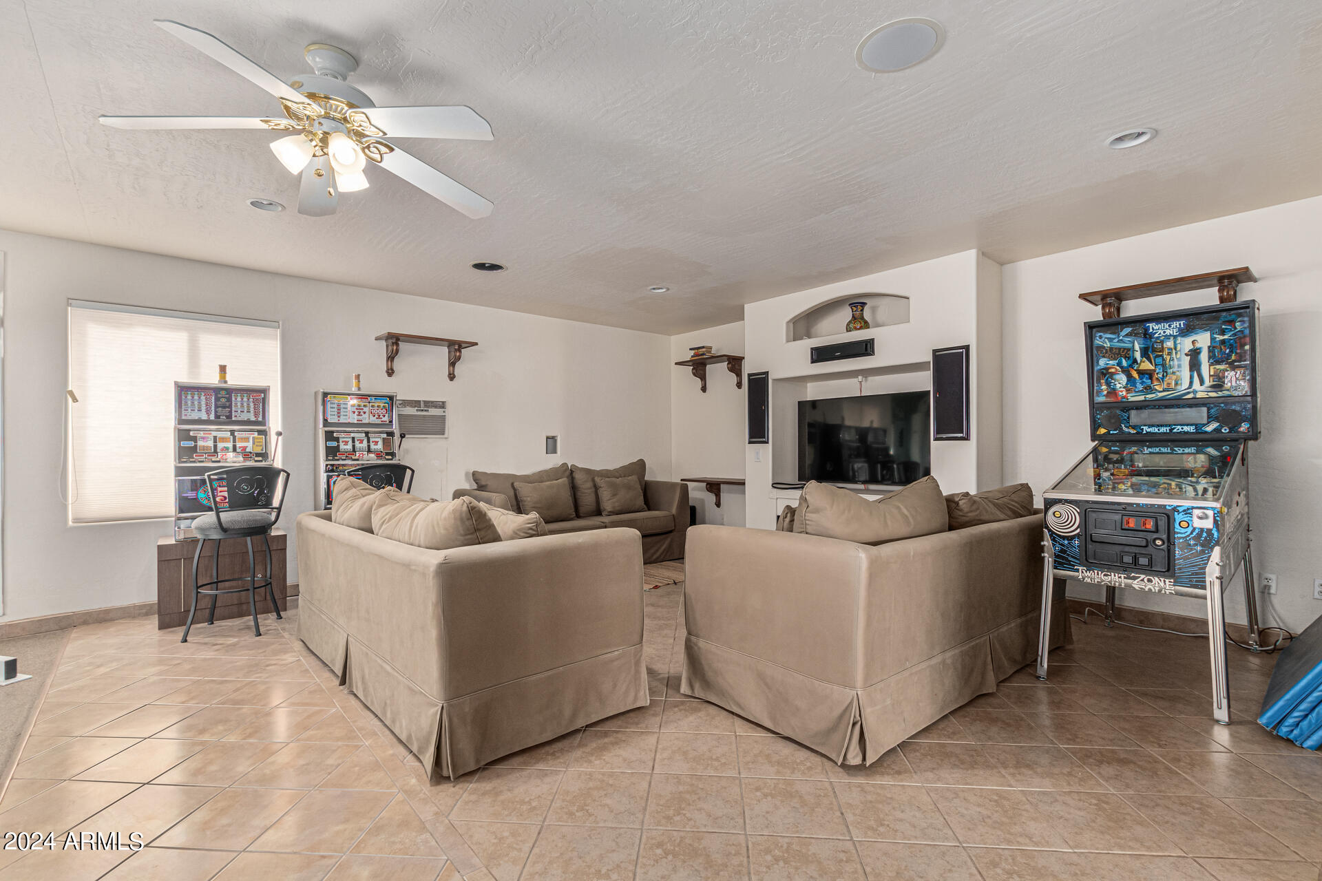 2321 W DESERT HILLS Drive