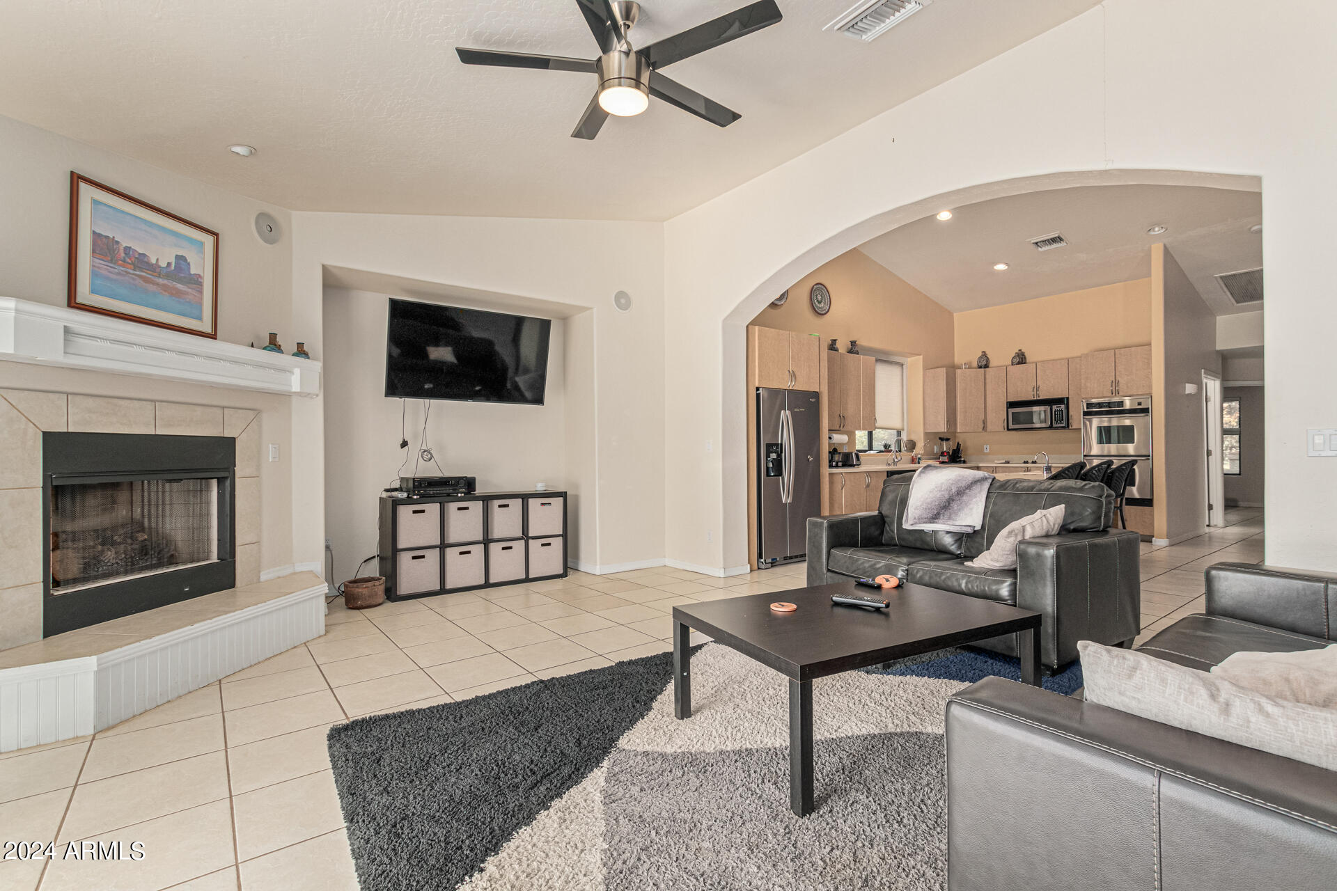 2321 W DESERT HILLS Drive