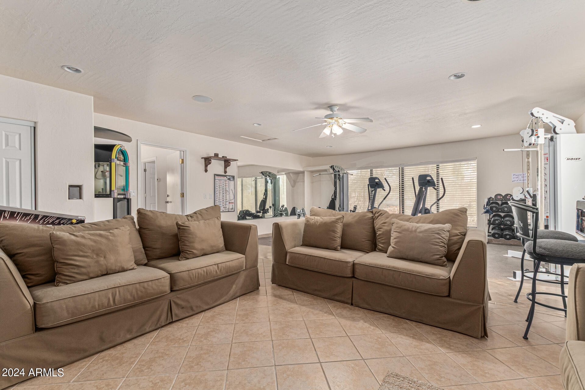 2321 W DESERT HILLS Drive