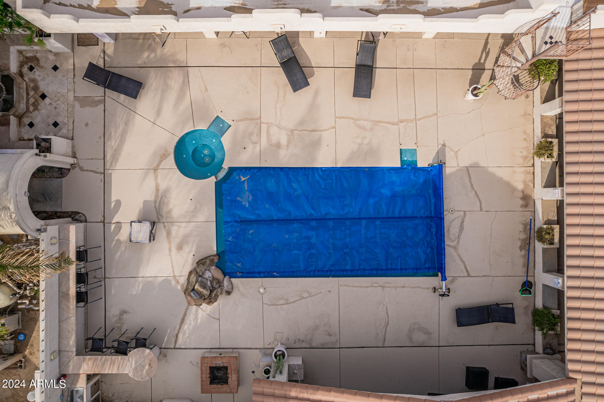 2321 W DESERT HILLS Drive