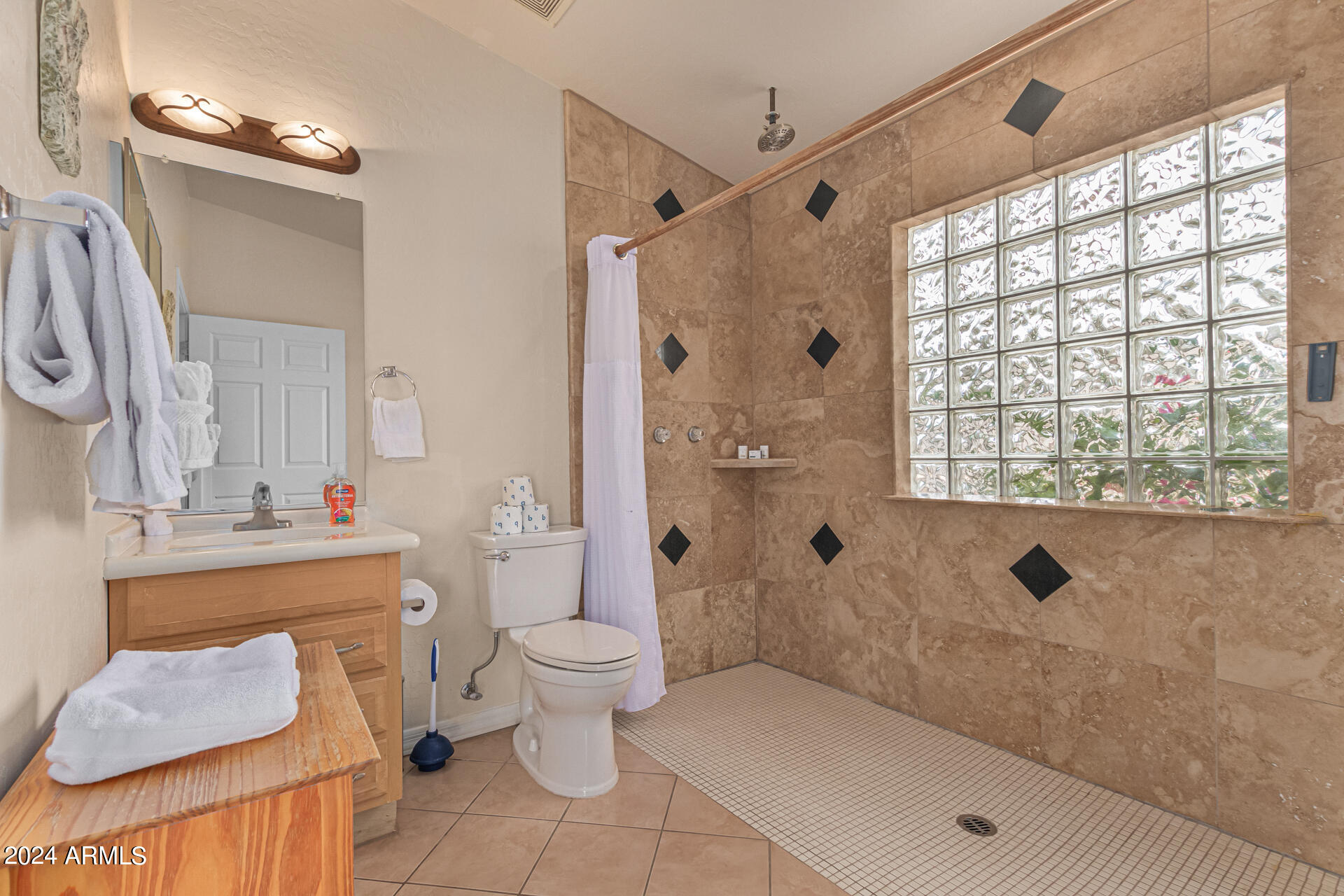 2321 W DESERT HILLS Drive