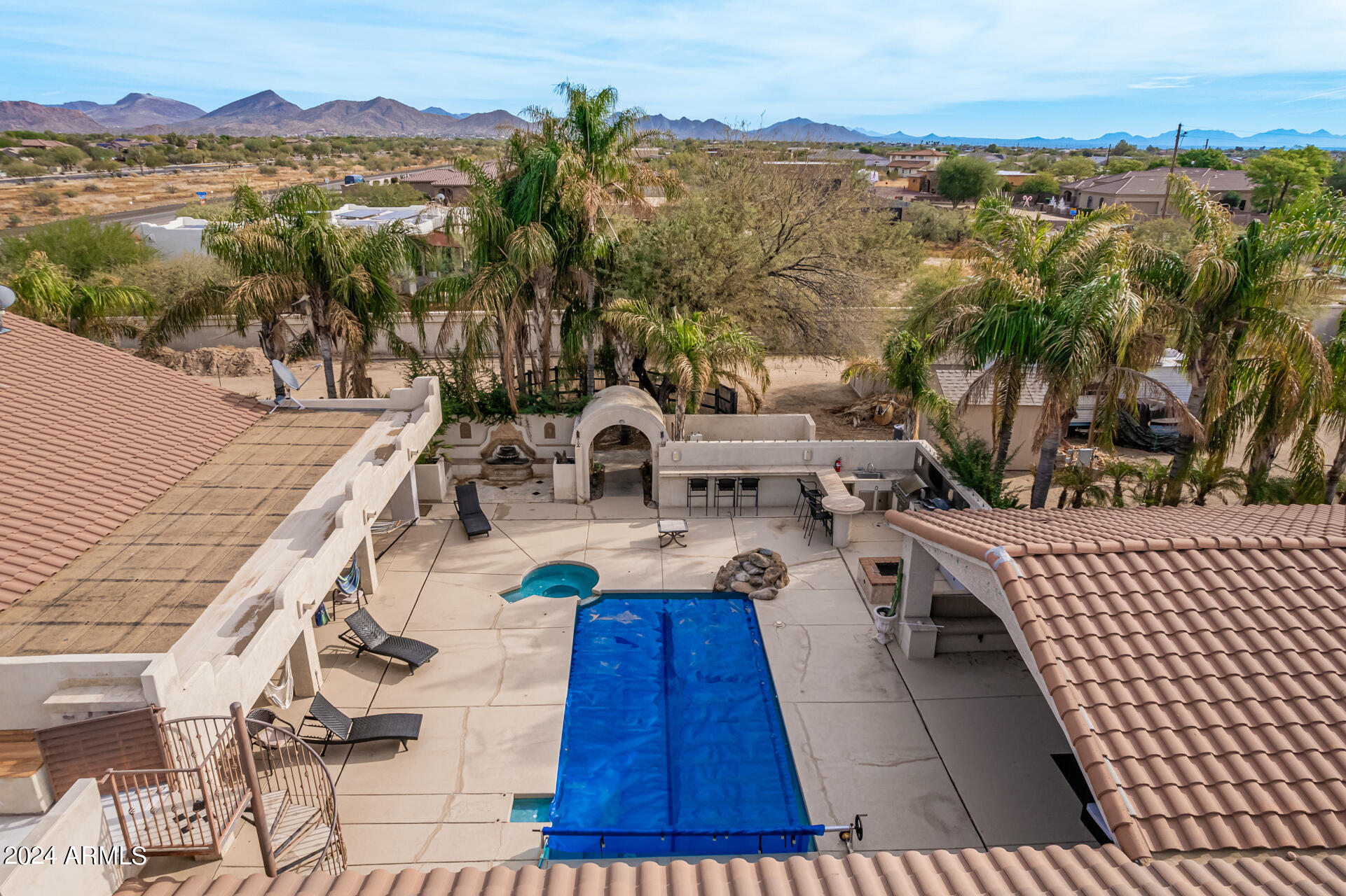 2321 W DESERT HILLS Drive