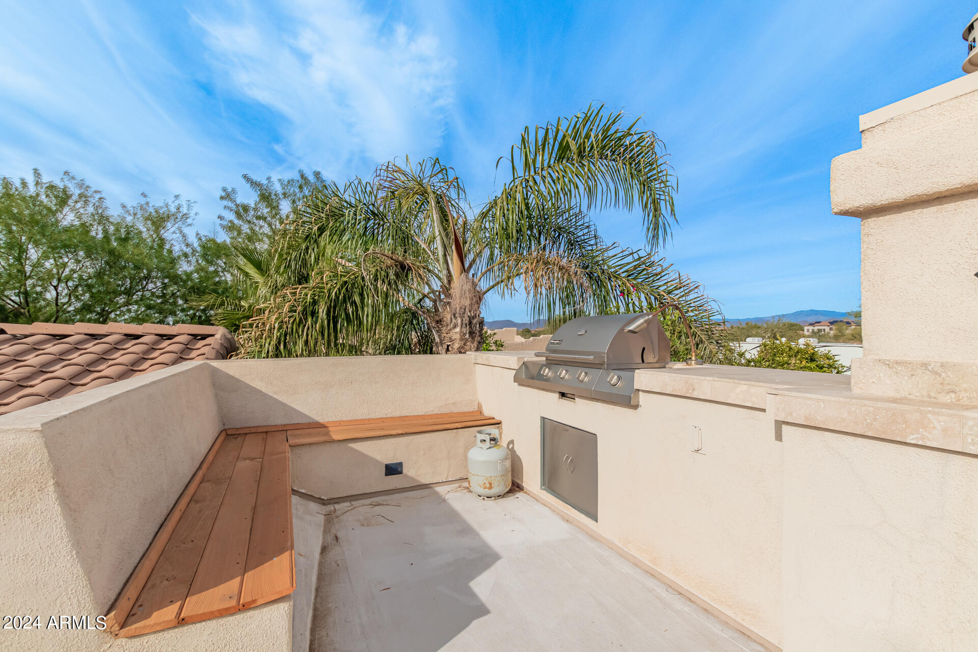 2321 W DESERT HILLS Drive