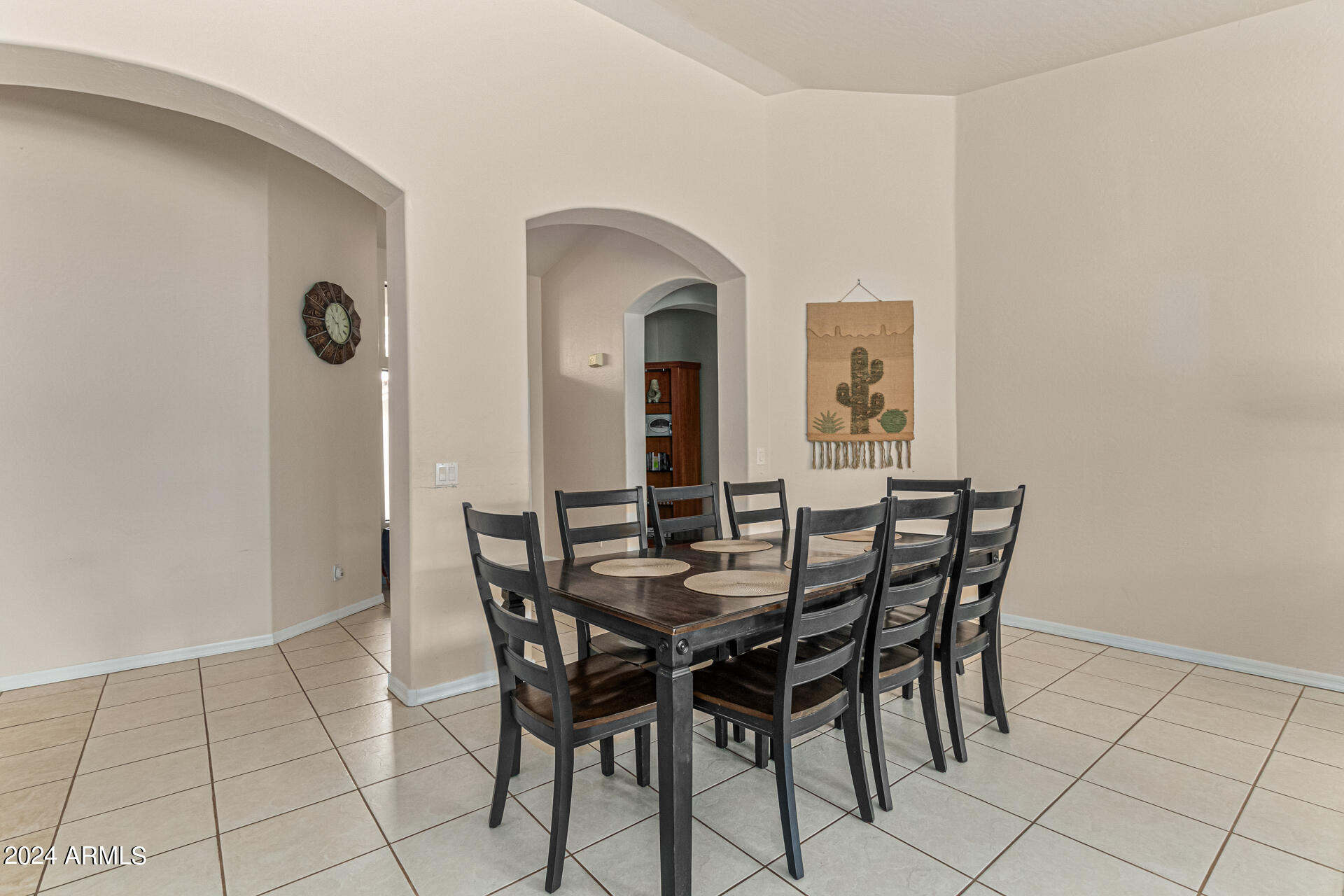 2321 W DESERT HILLS Drive