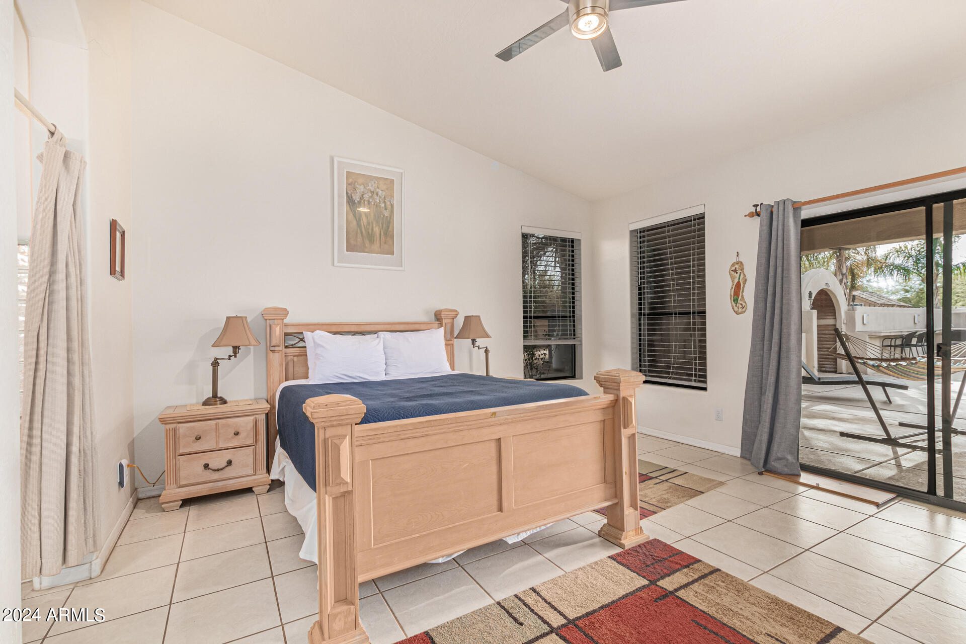 2321 W DESERT HILLS Drive