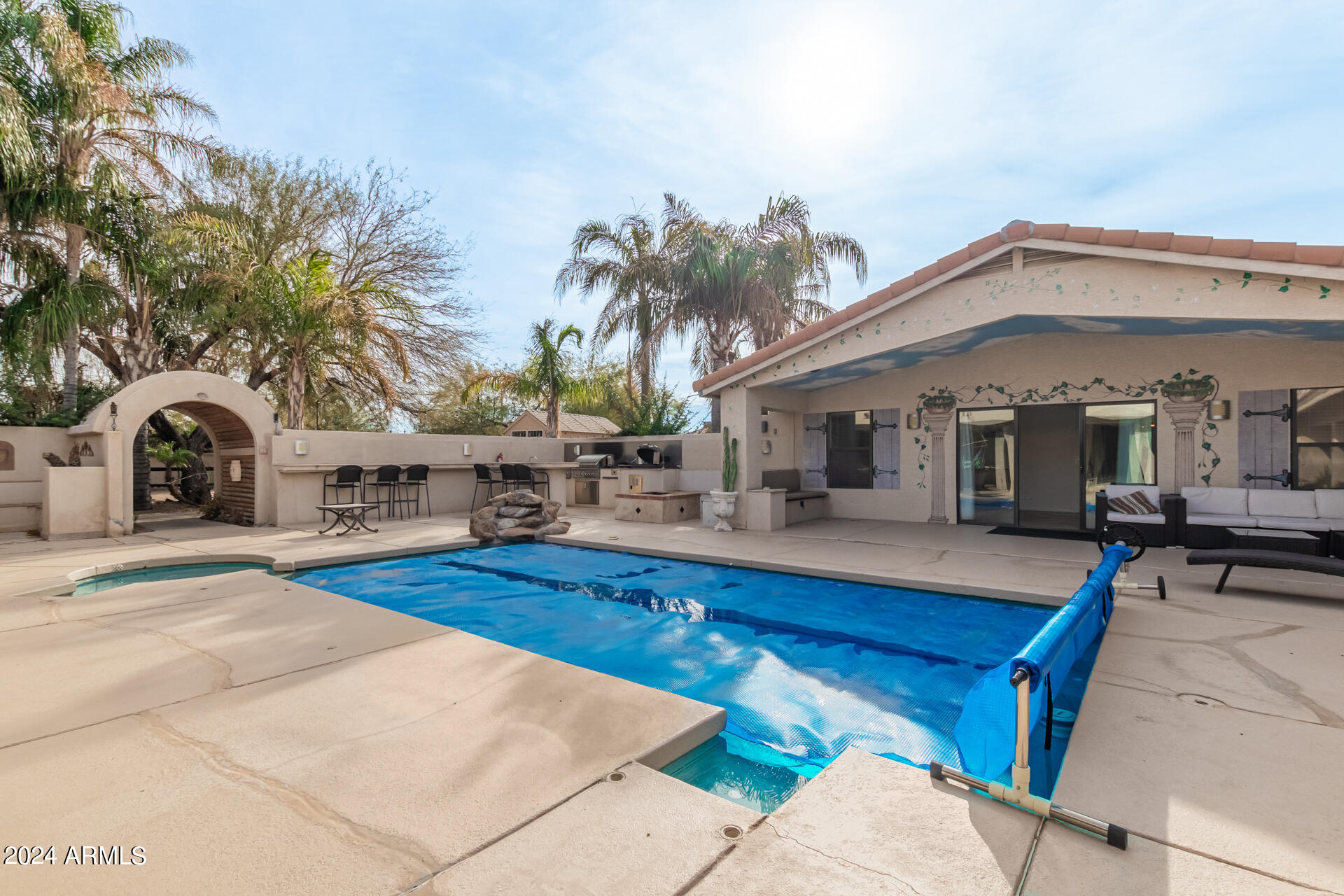 2321 W DESERT HILLS Drive