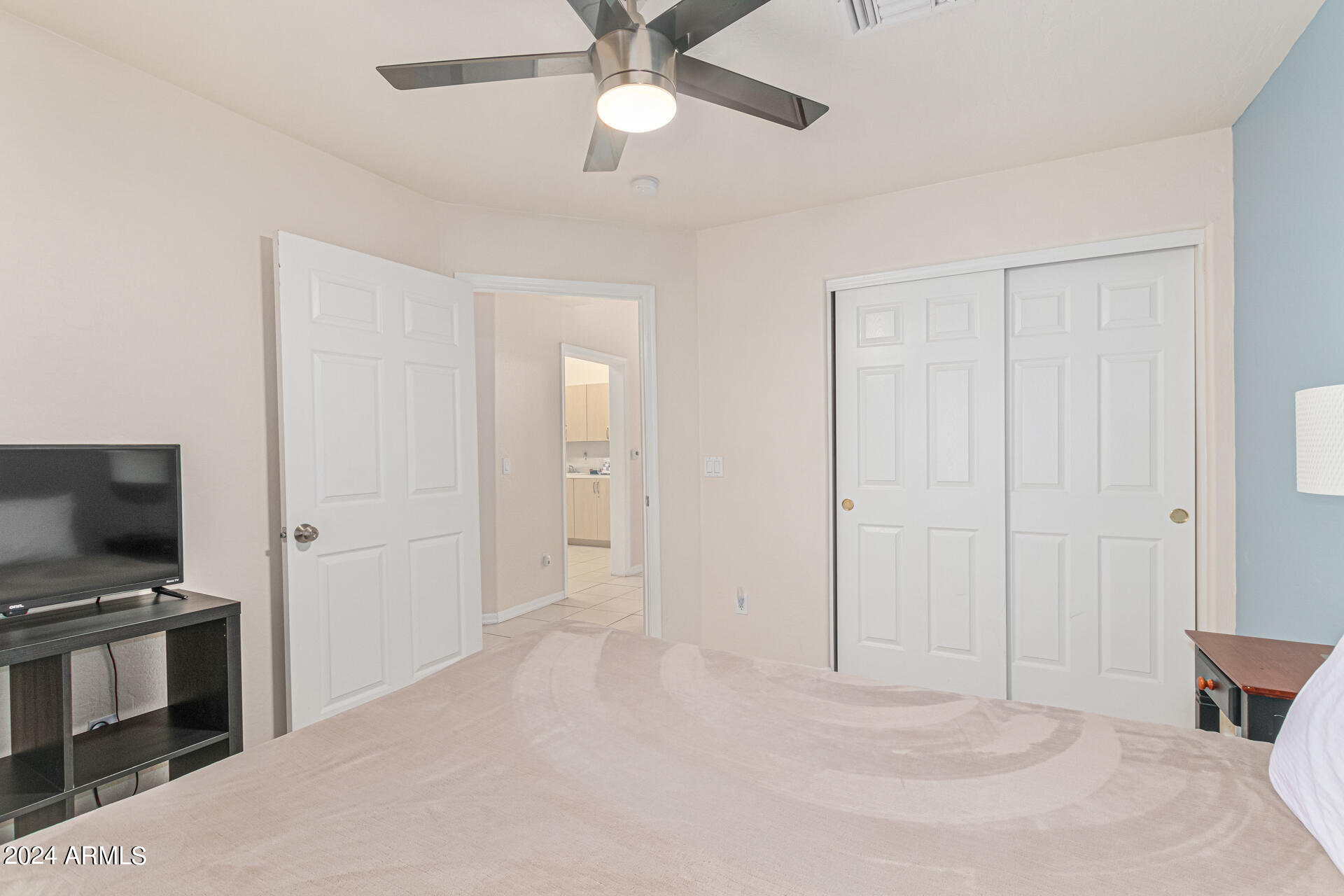 2321 W DESERT HILLS Drive