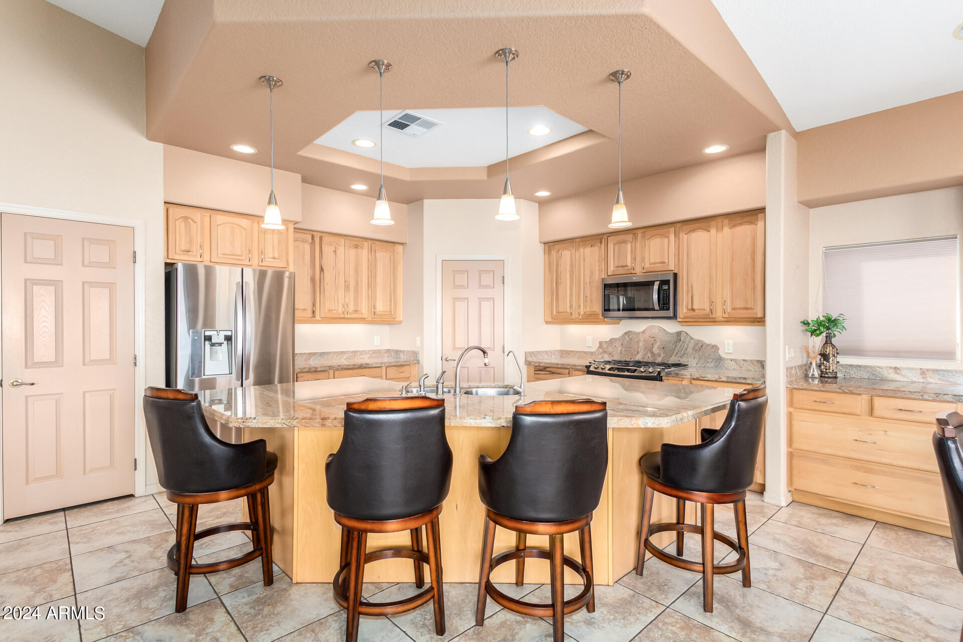 2337 N GAYRIDGE Road