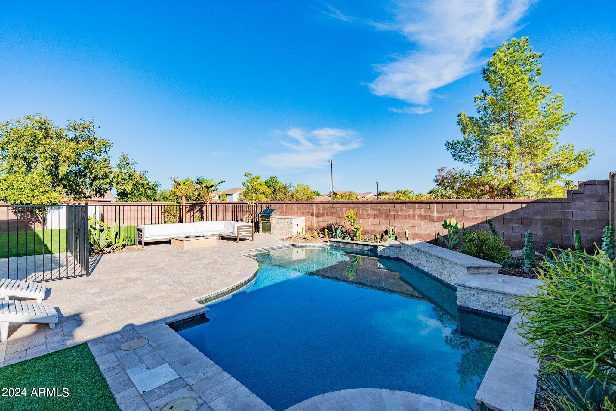 2867 E Courtney Street