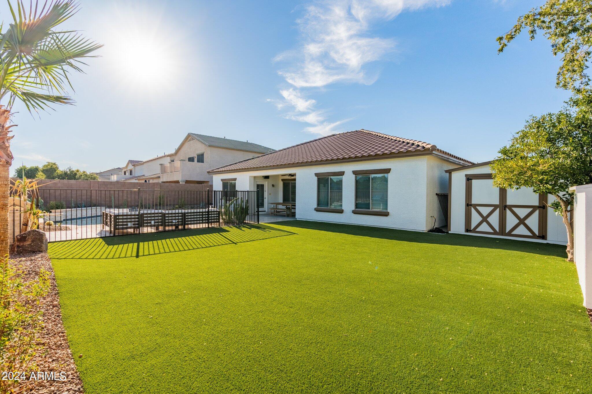 2867 E Courtney Street