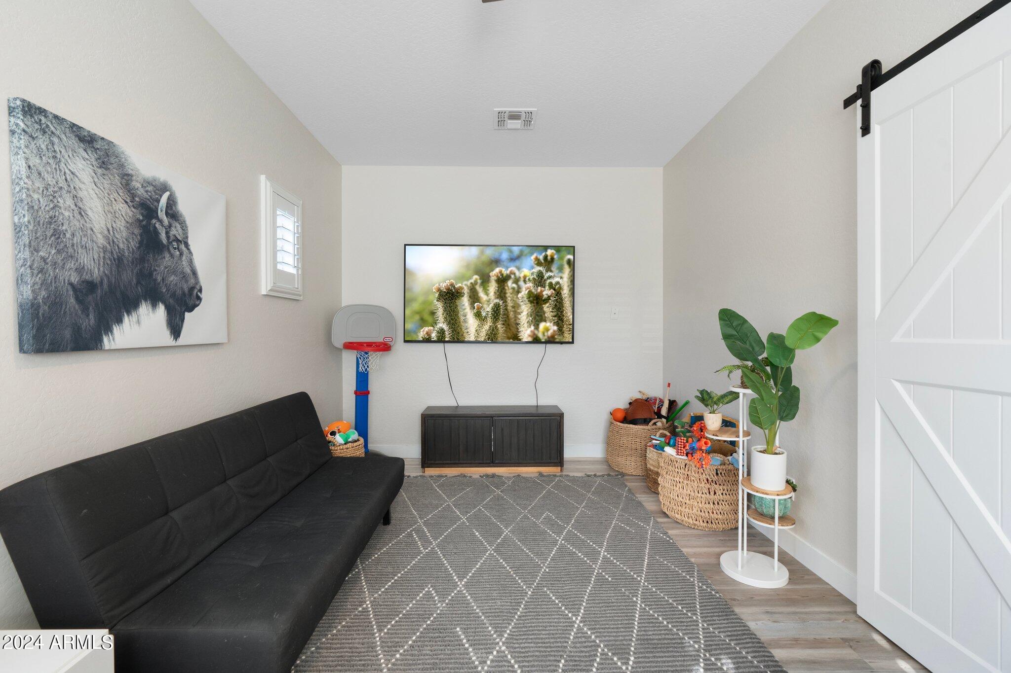 2867 E Courtney Street