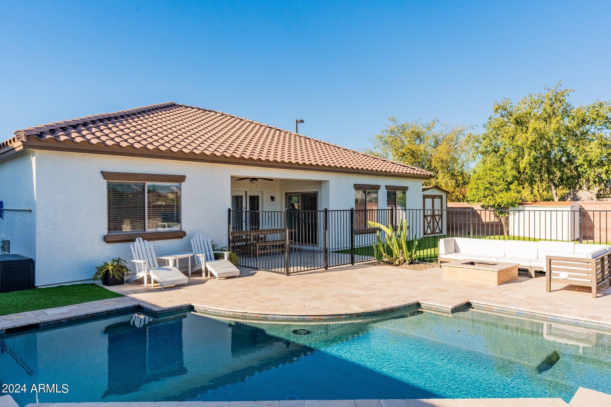 2867 E Courtney Street