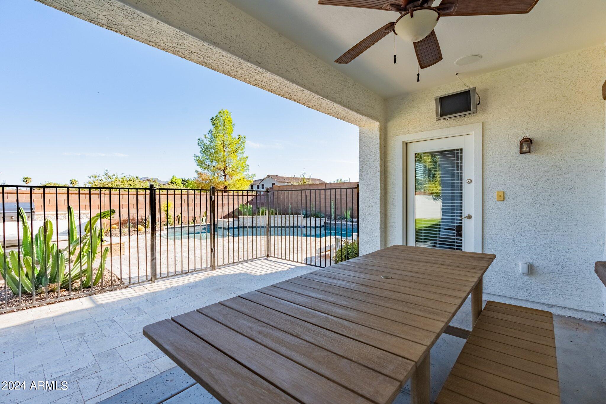 2867 E Courtney Street