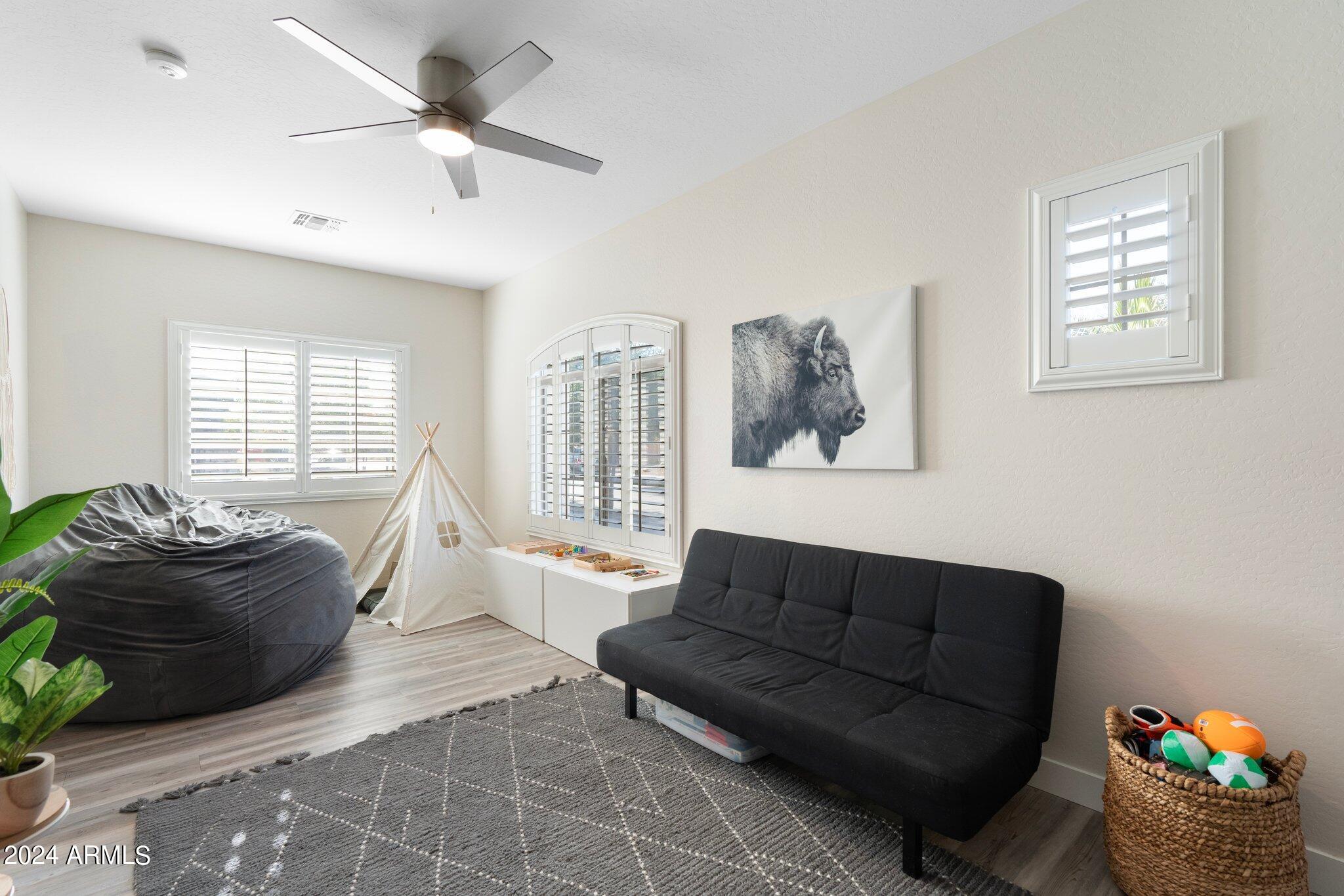 2867 E Courtney Street