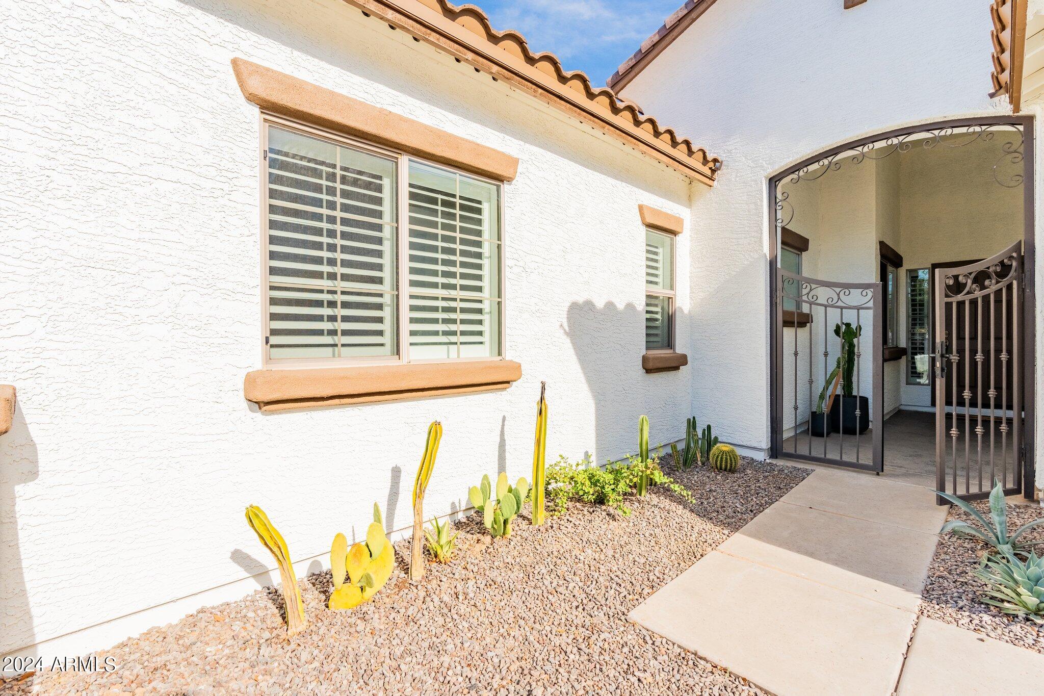 2867 E Courtney Street