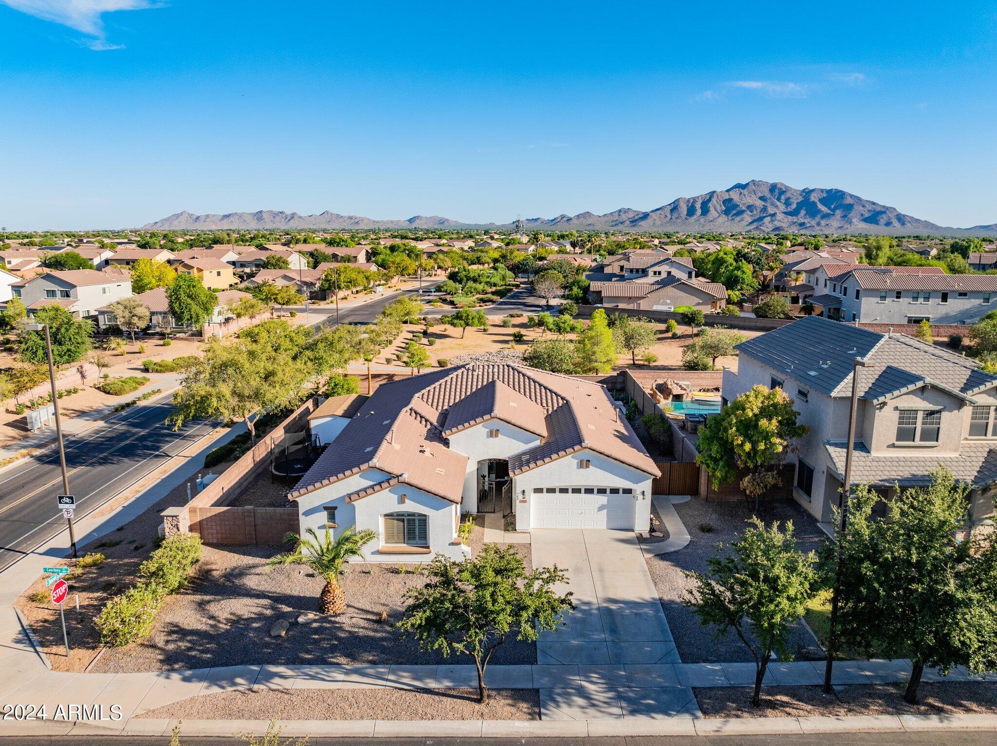 2867 E Courtney Street