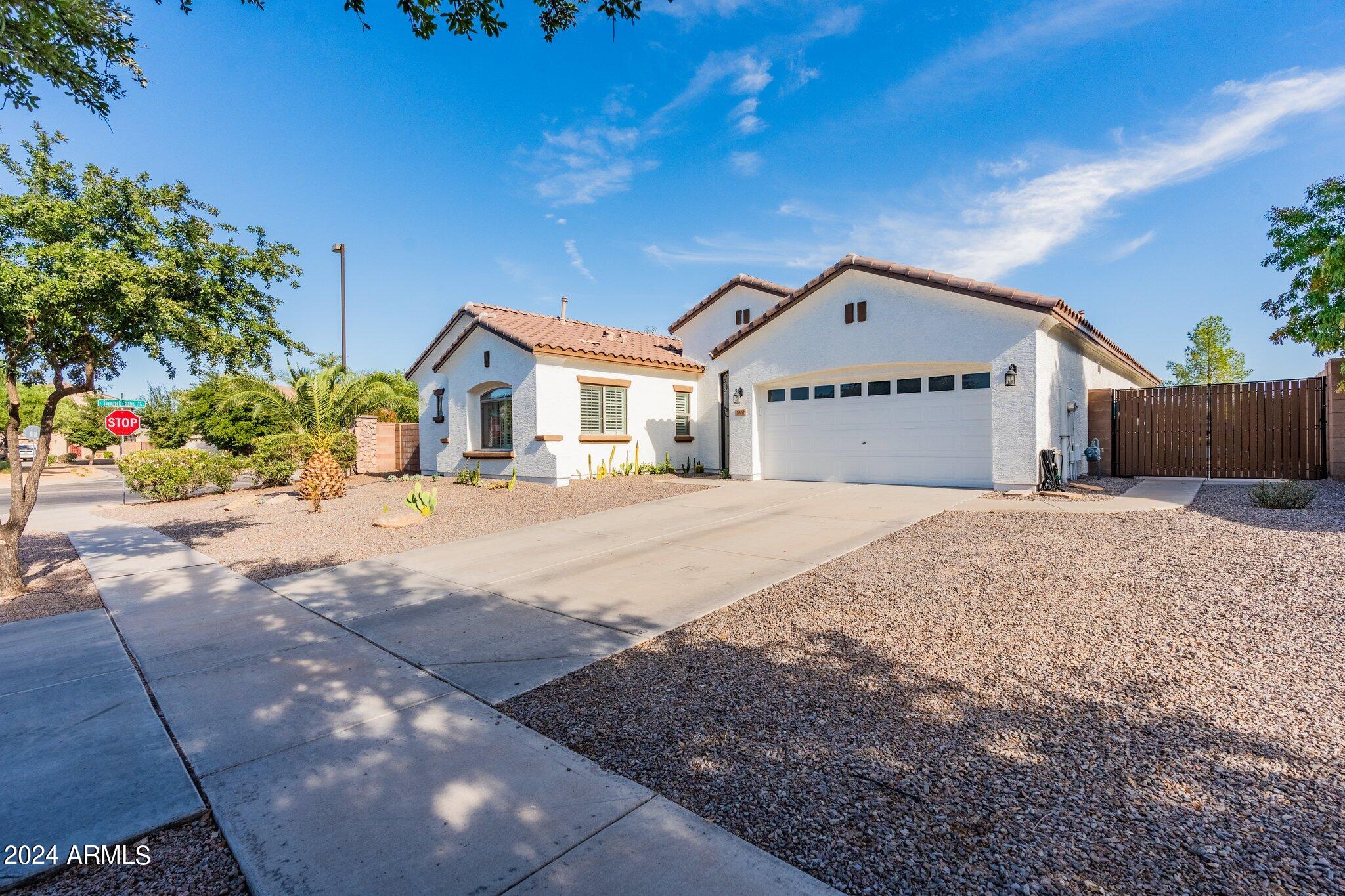 2867 E Courtney Street