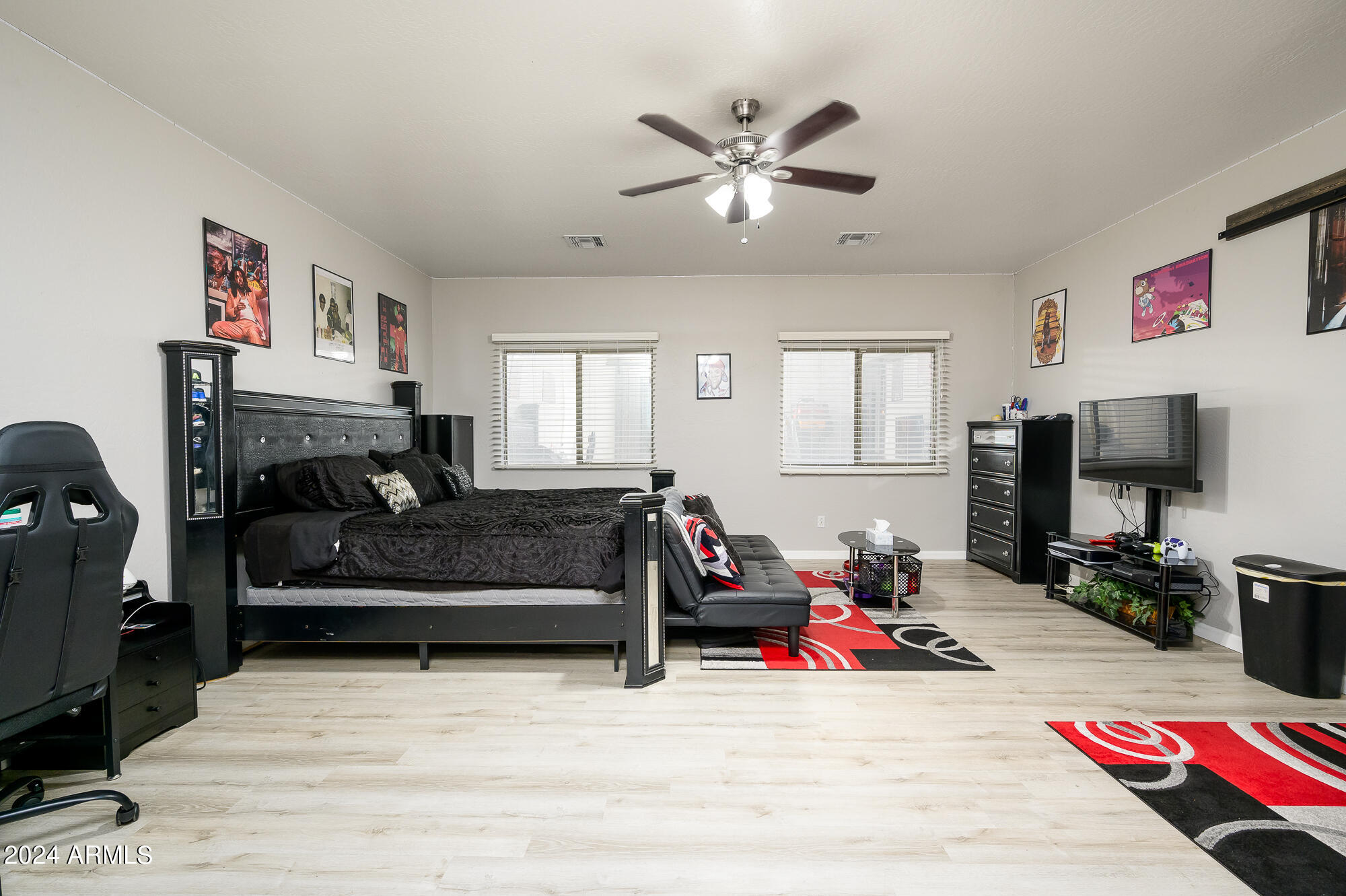 8308 W FOREST GROVE Avenue