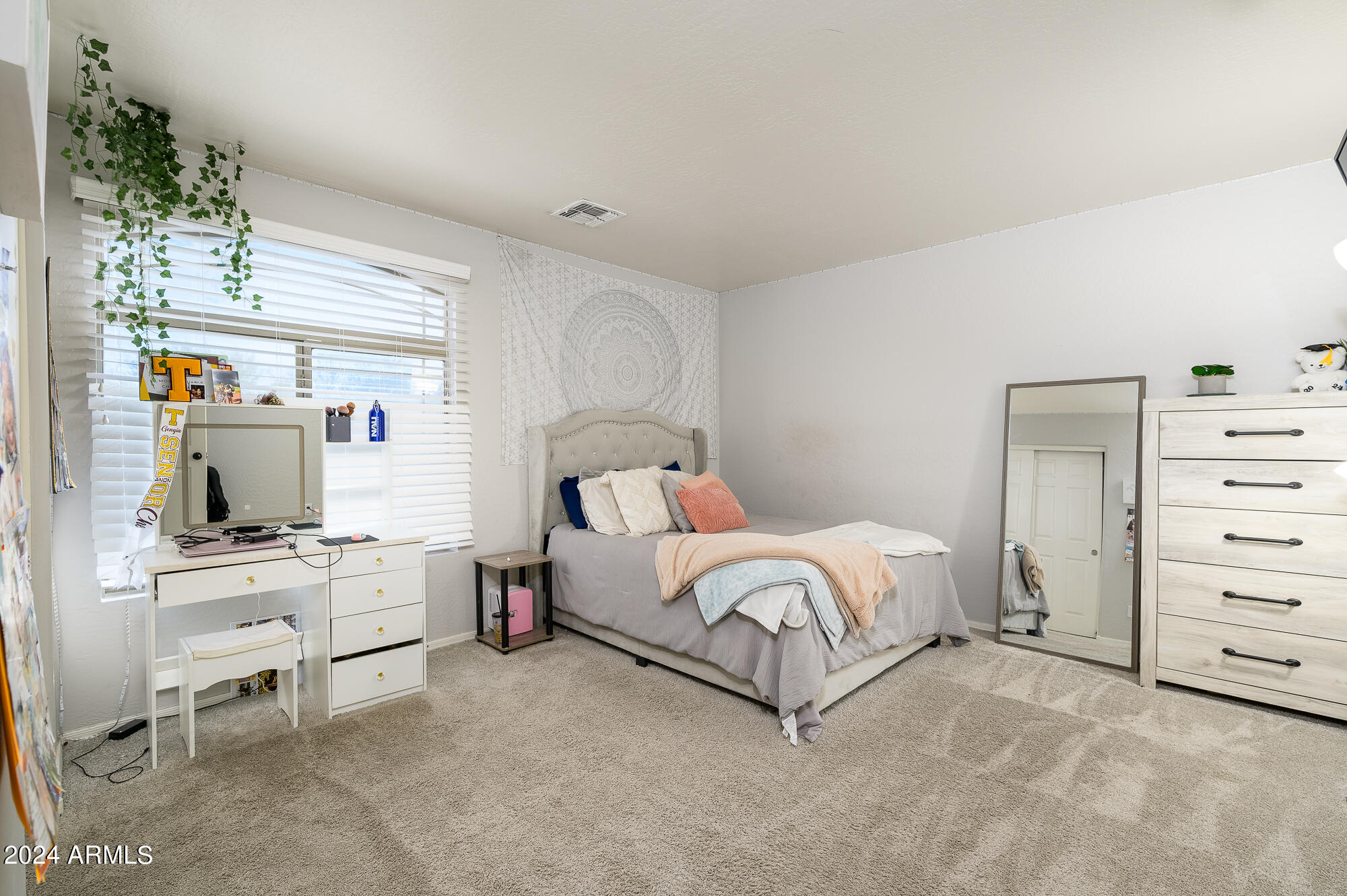 8308 W FOREST GROVE Avenue