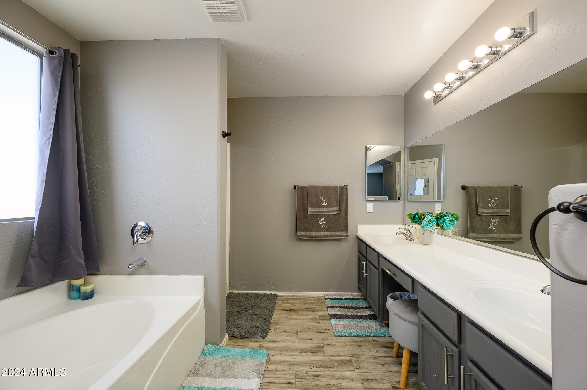 8308 W FOREST GROVE Avenue