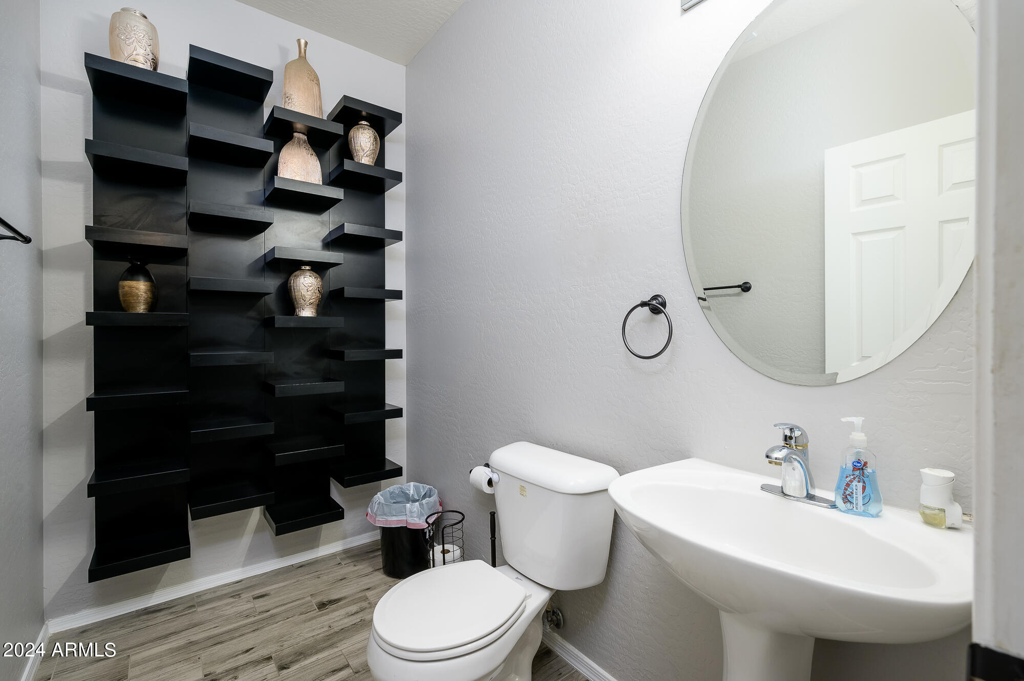 8308 W FOREST GROVE Avenue