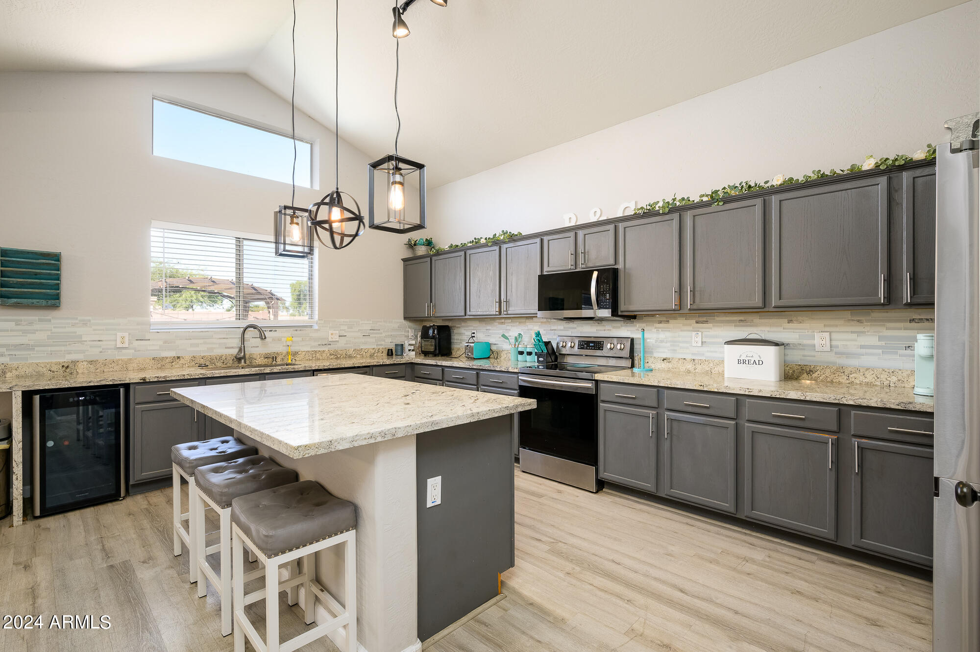 8308 W FOREST GROVE Avenue