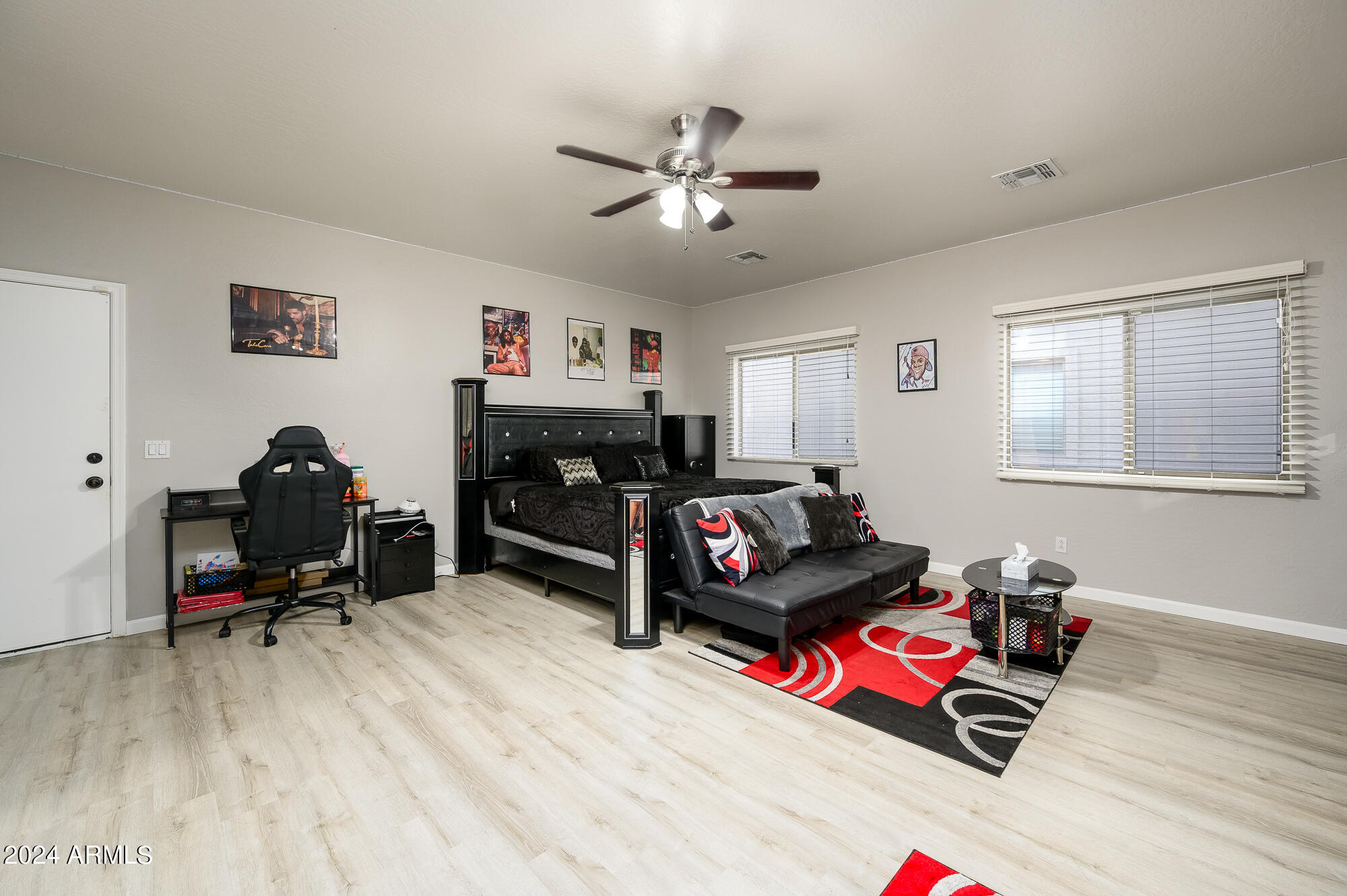 8308 W FOREST GROVE Avenue