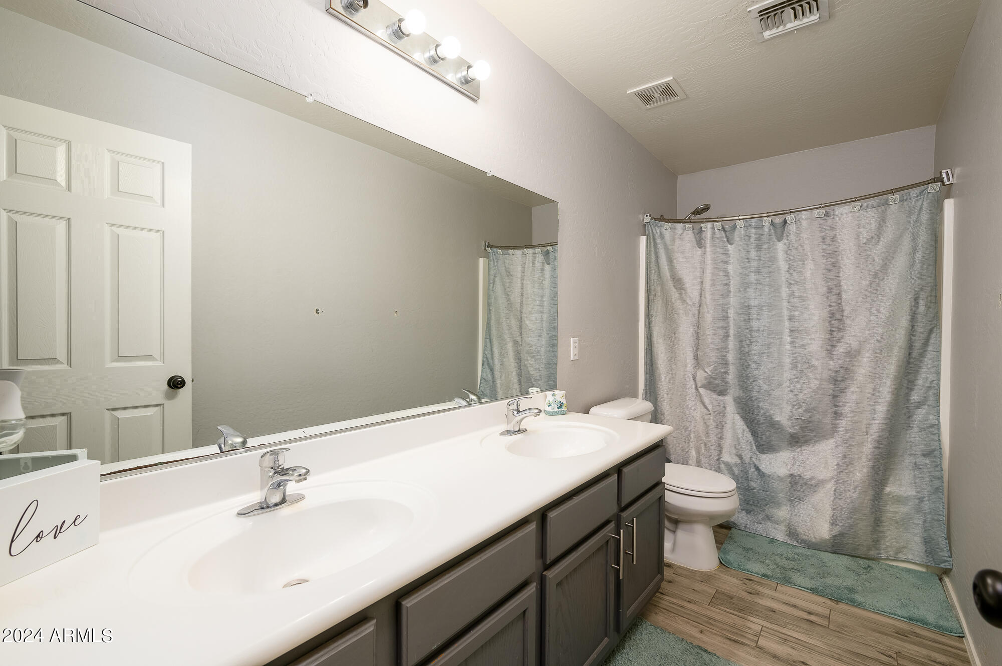 8308 W FOREST GROVE Avenue