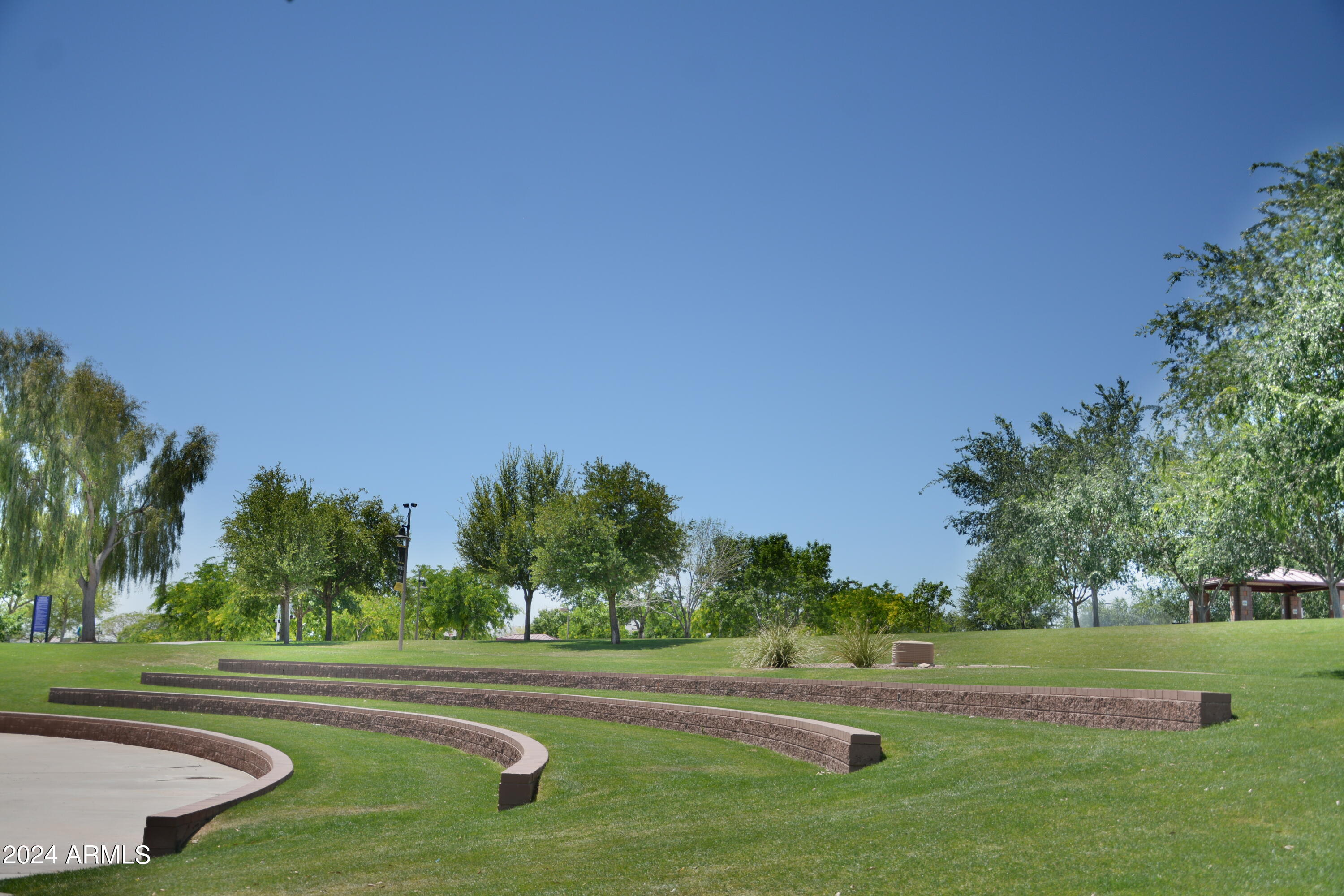 42424 N GAVILAN PEAK Parkway 36102