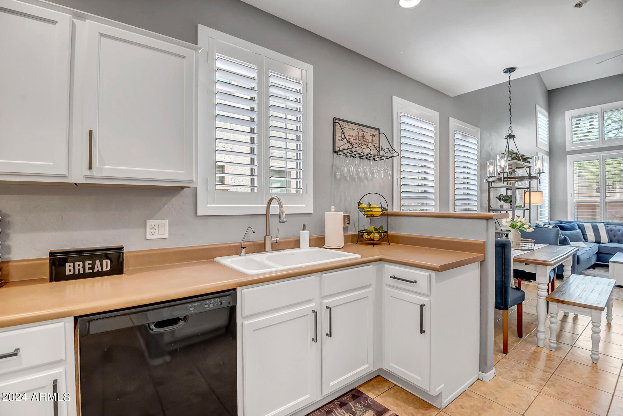 42424 N GAVILAN PEAK Parkway 36102