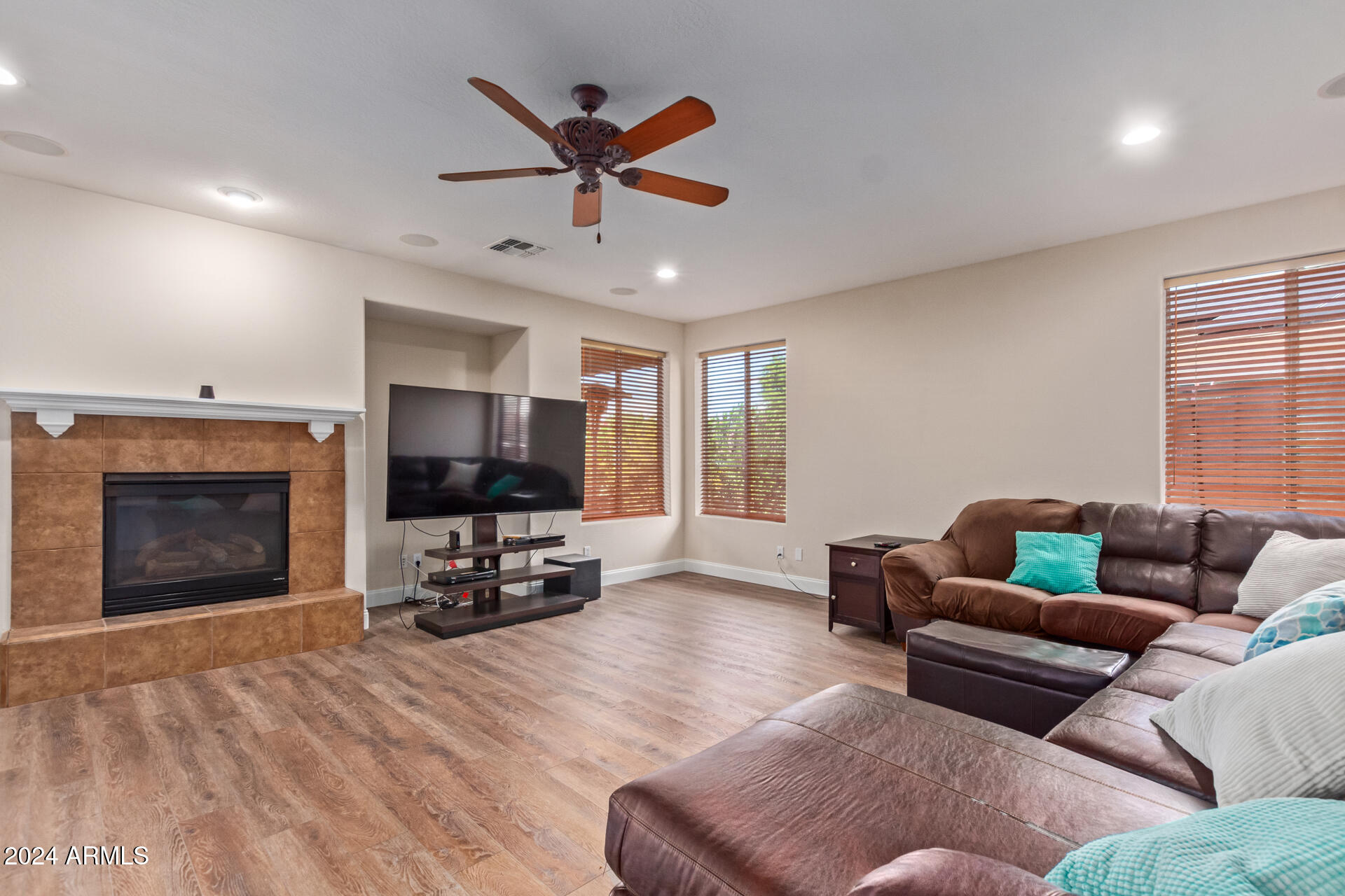 11252 E STANTON Avenue