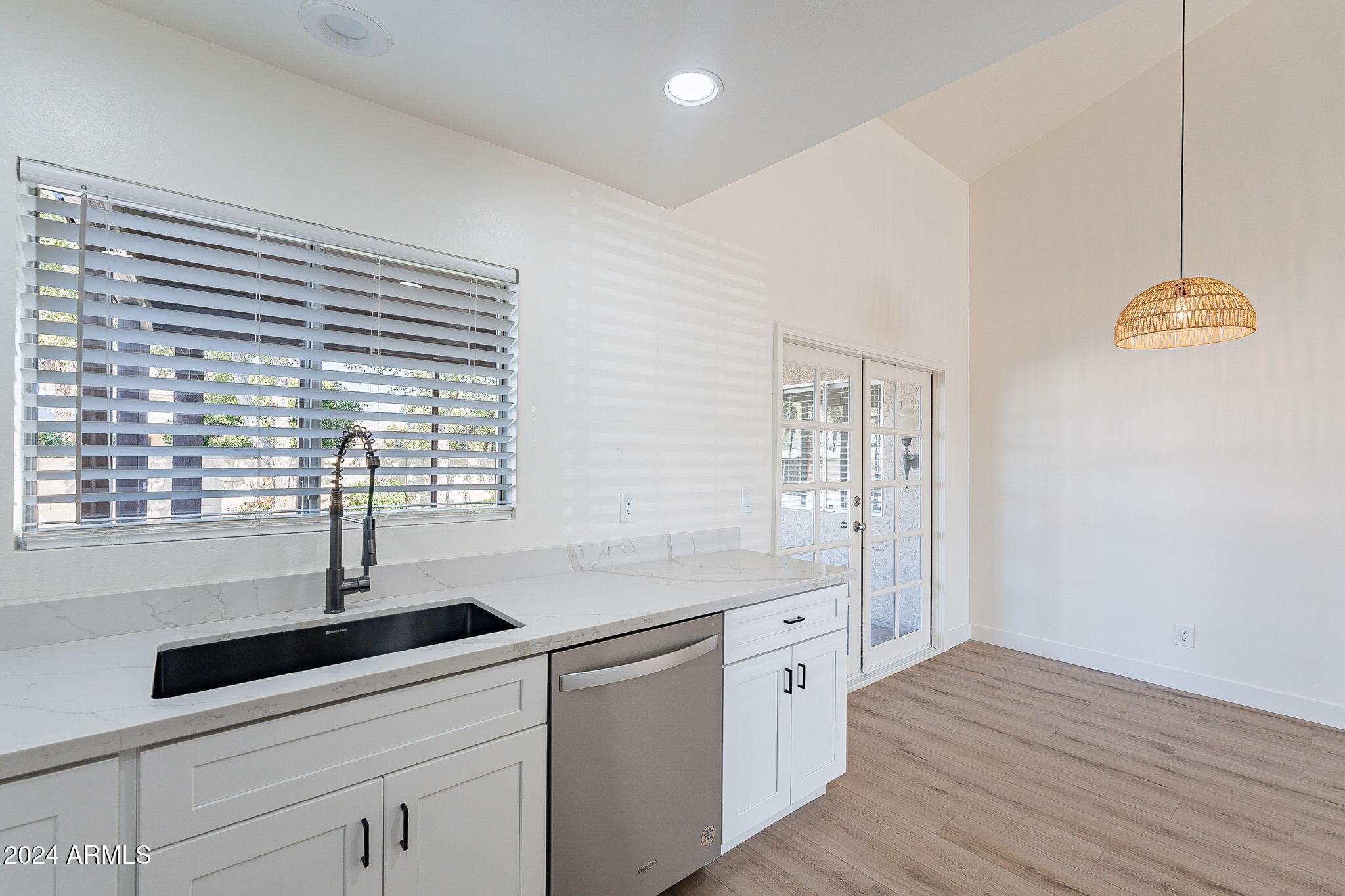 1506 E STEPHENS Drive