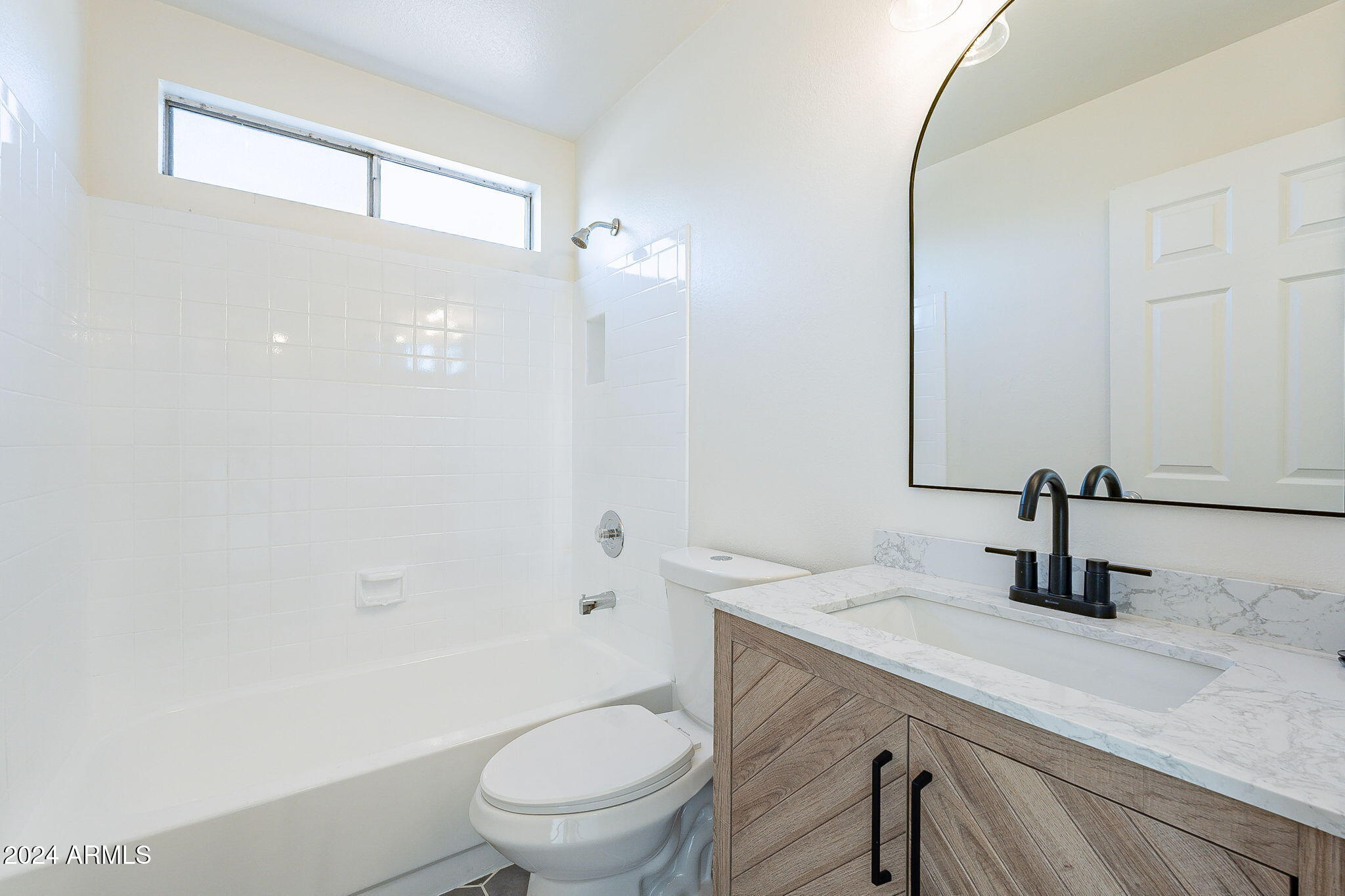 1506 E STEPHENS Drive