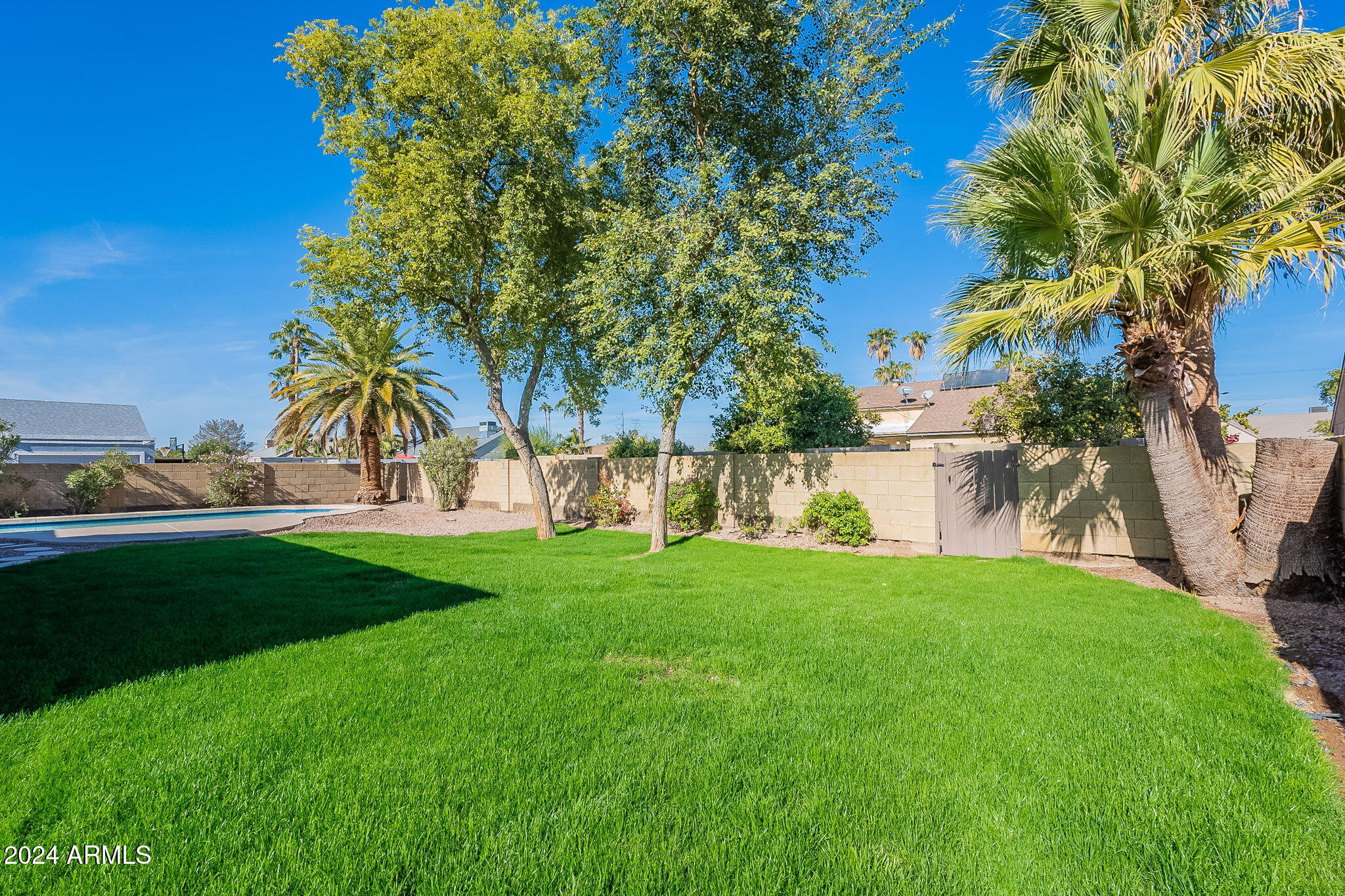 1506 E STEPHENS Drive