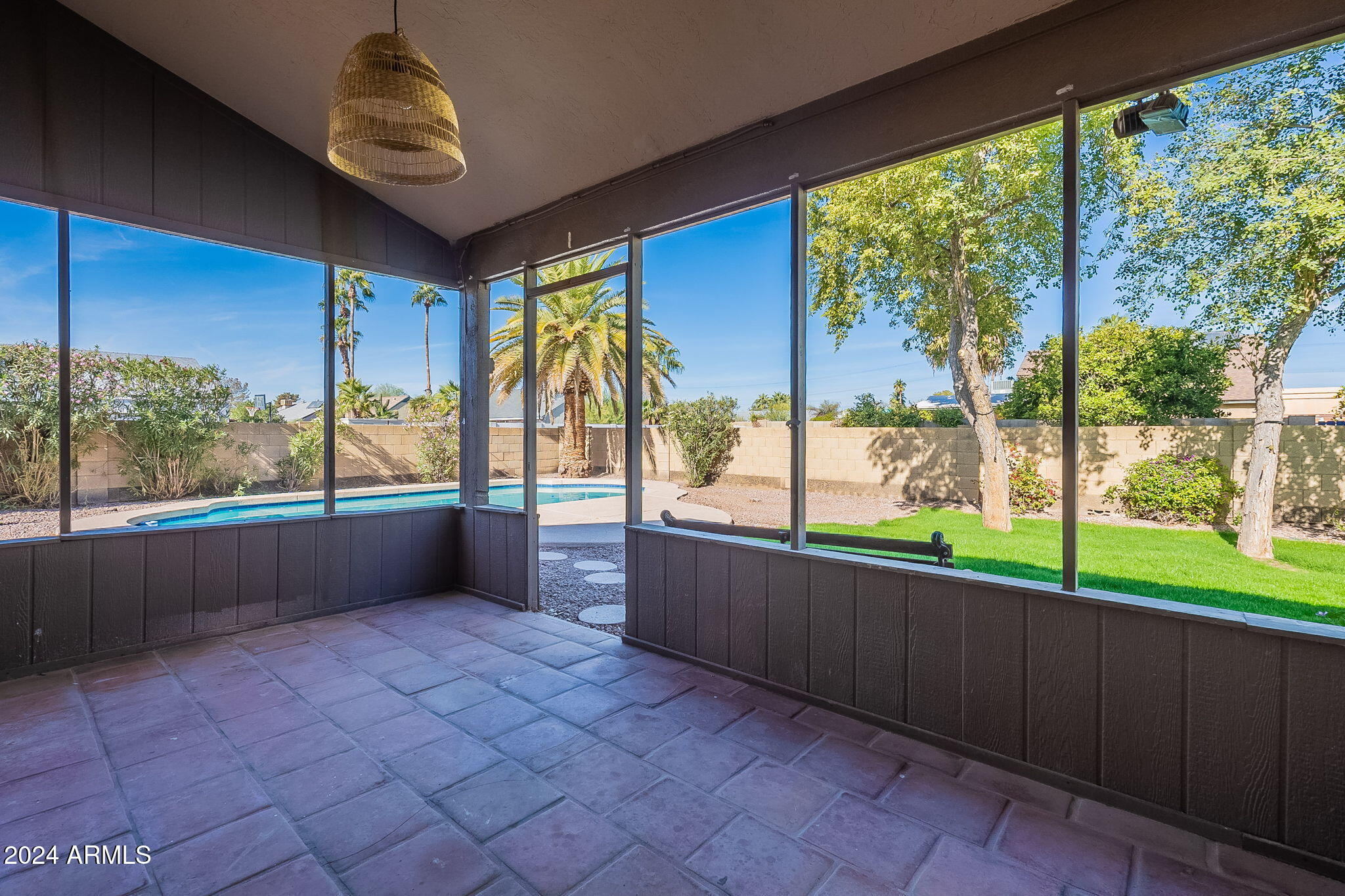 1506 E STEPHENS Drive