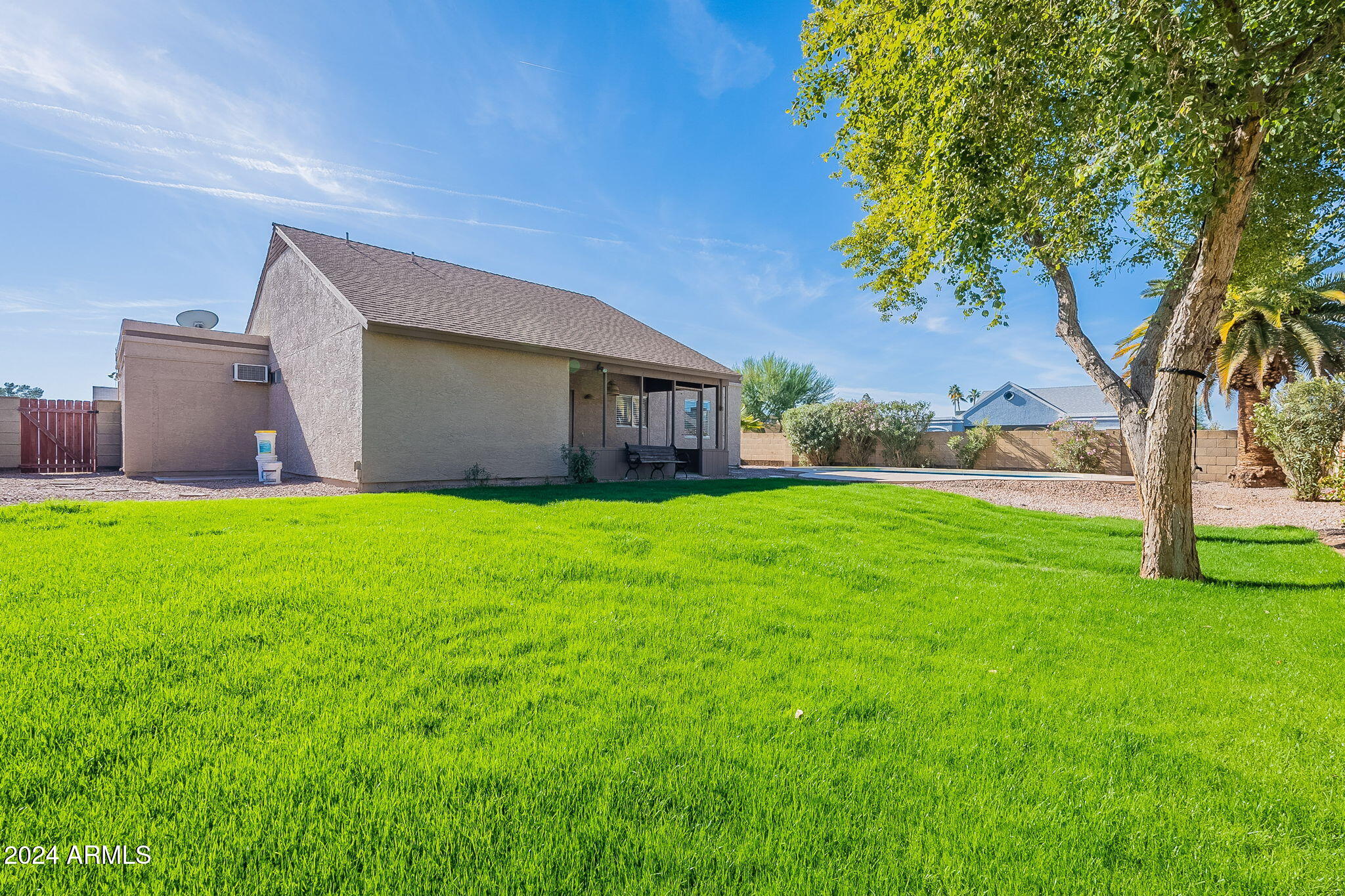 1506 E STEPHENS Drive