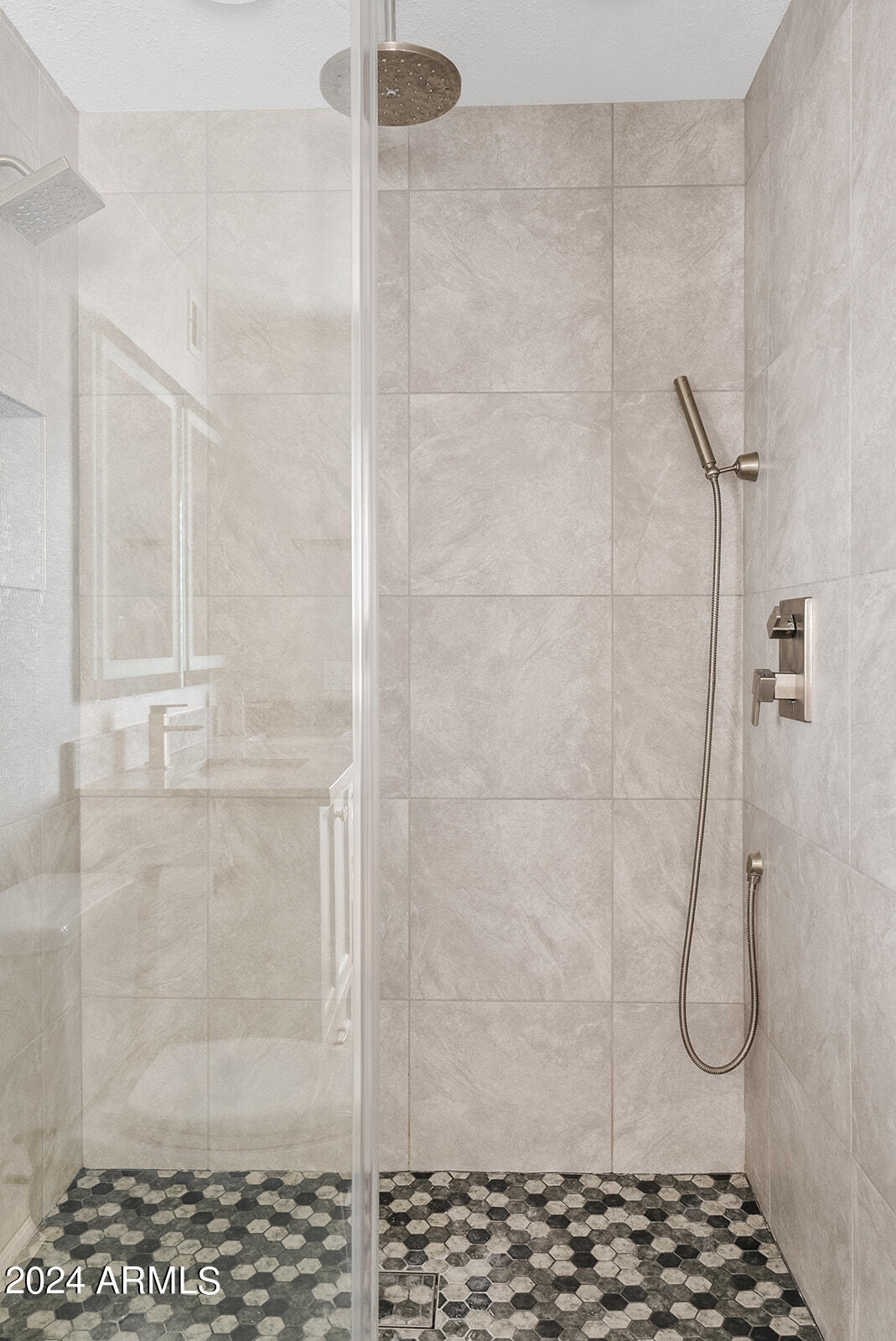 2544 W KNOWLES Avenue