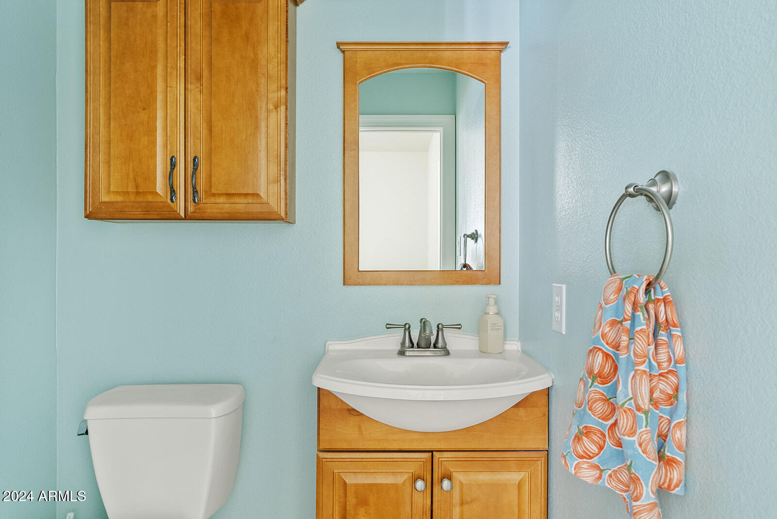 2544 W KNOWLES Avenue