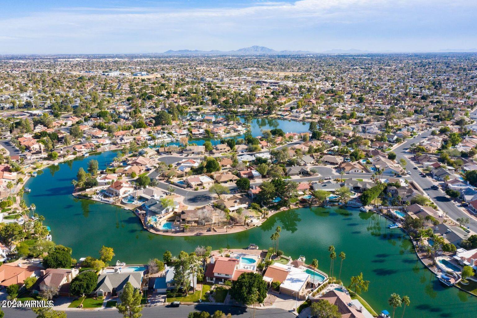 2544 W KNOWLES Avenue