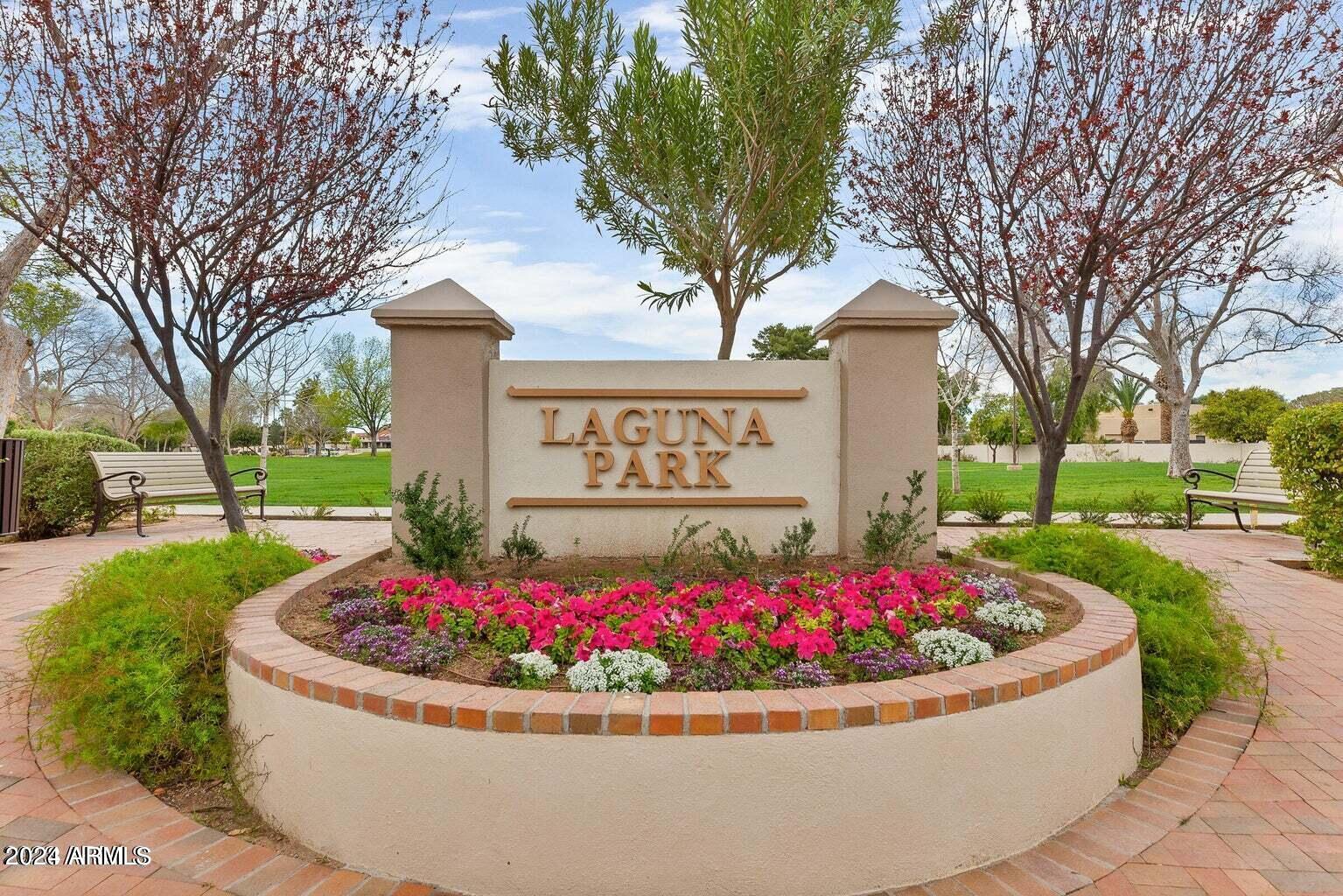 2544 W KNOWLES Avenue