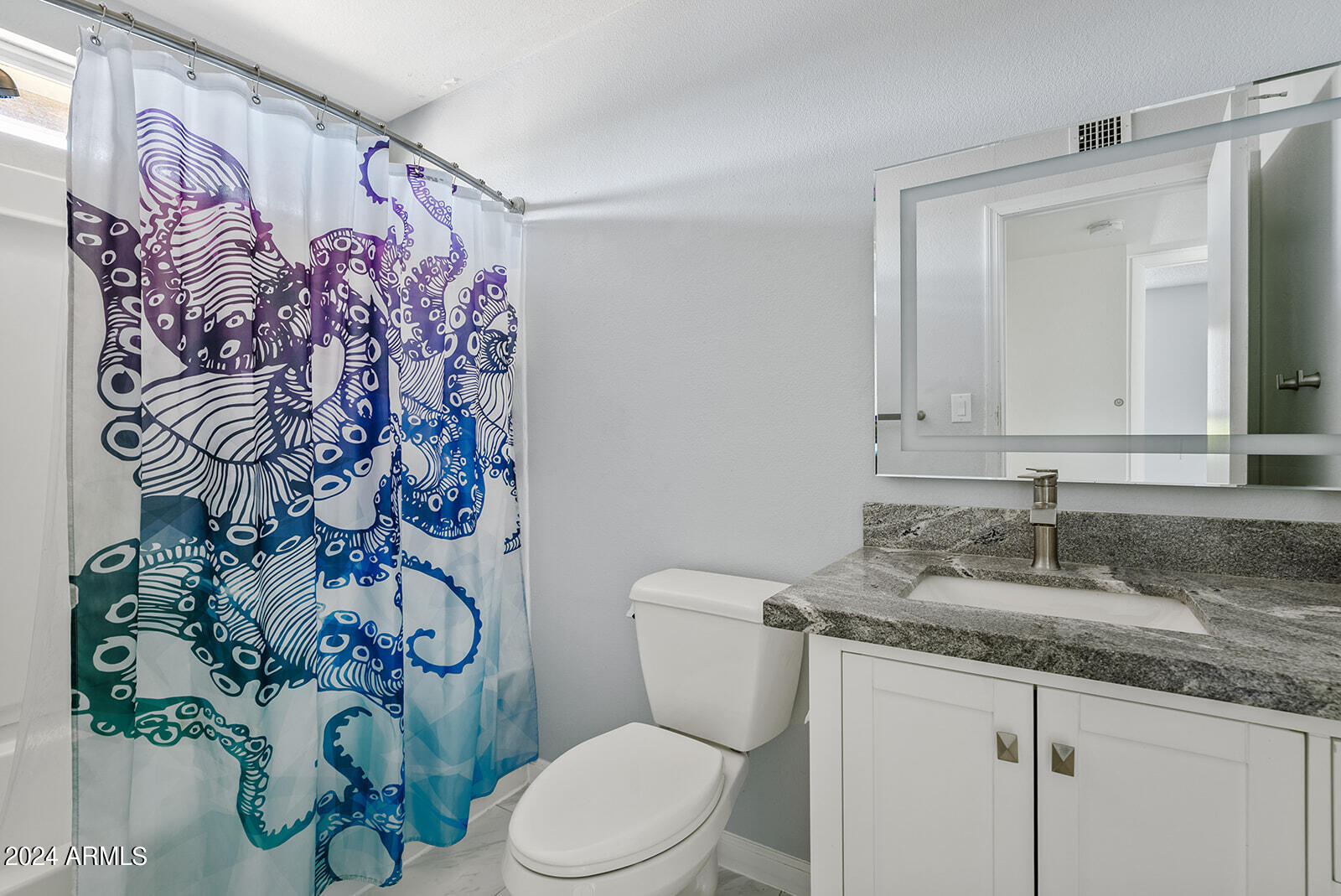 2544 W KNOWLES Avenue