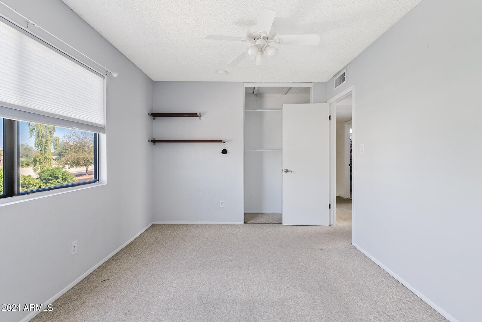 2544 W KNOWLES Avenue