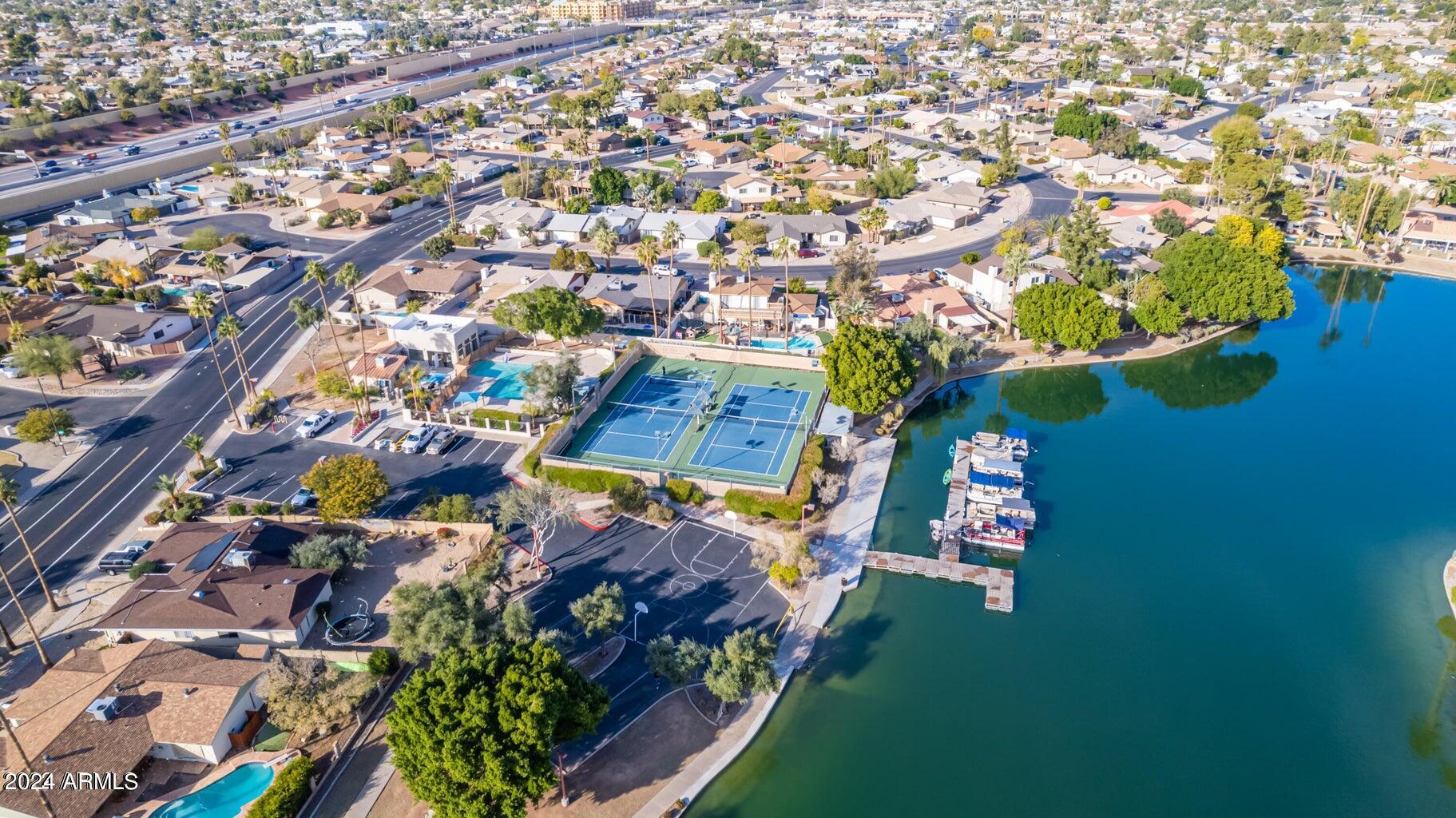 2544 W KNOWLES Avenue