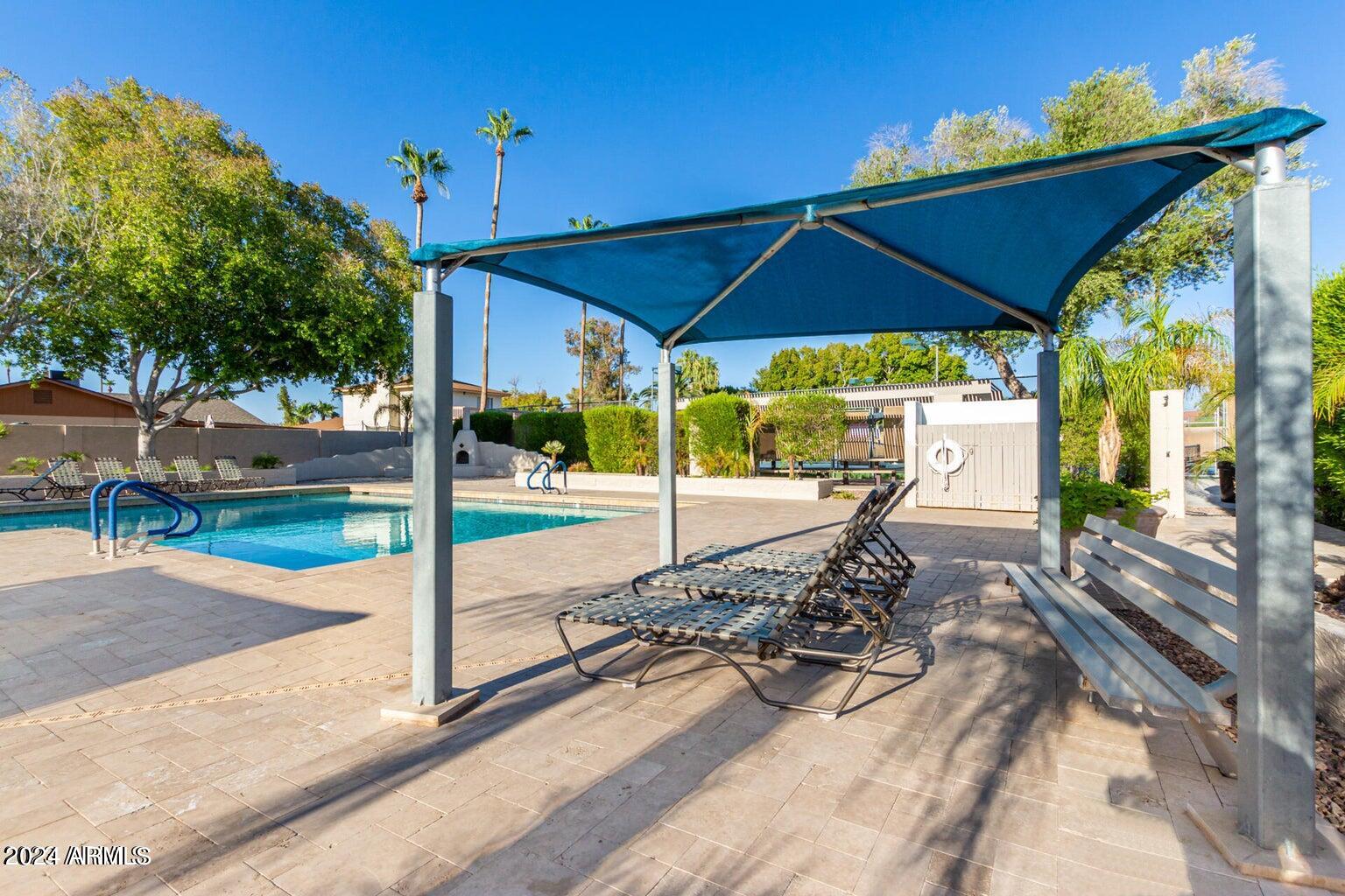 2544 W KNOWLES Avenue