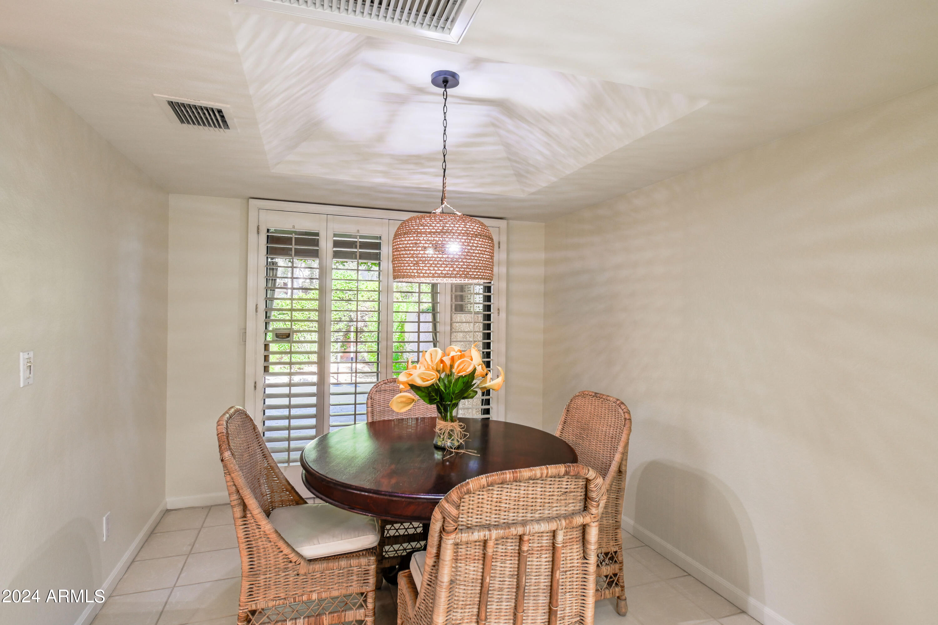 8230 E VIA DE LA ESCUELA