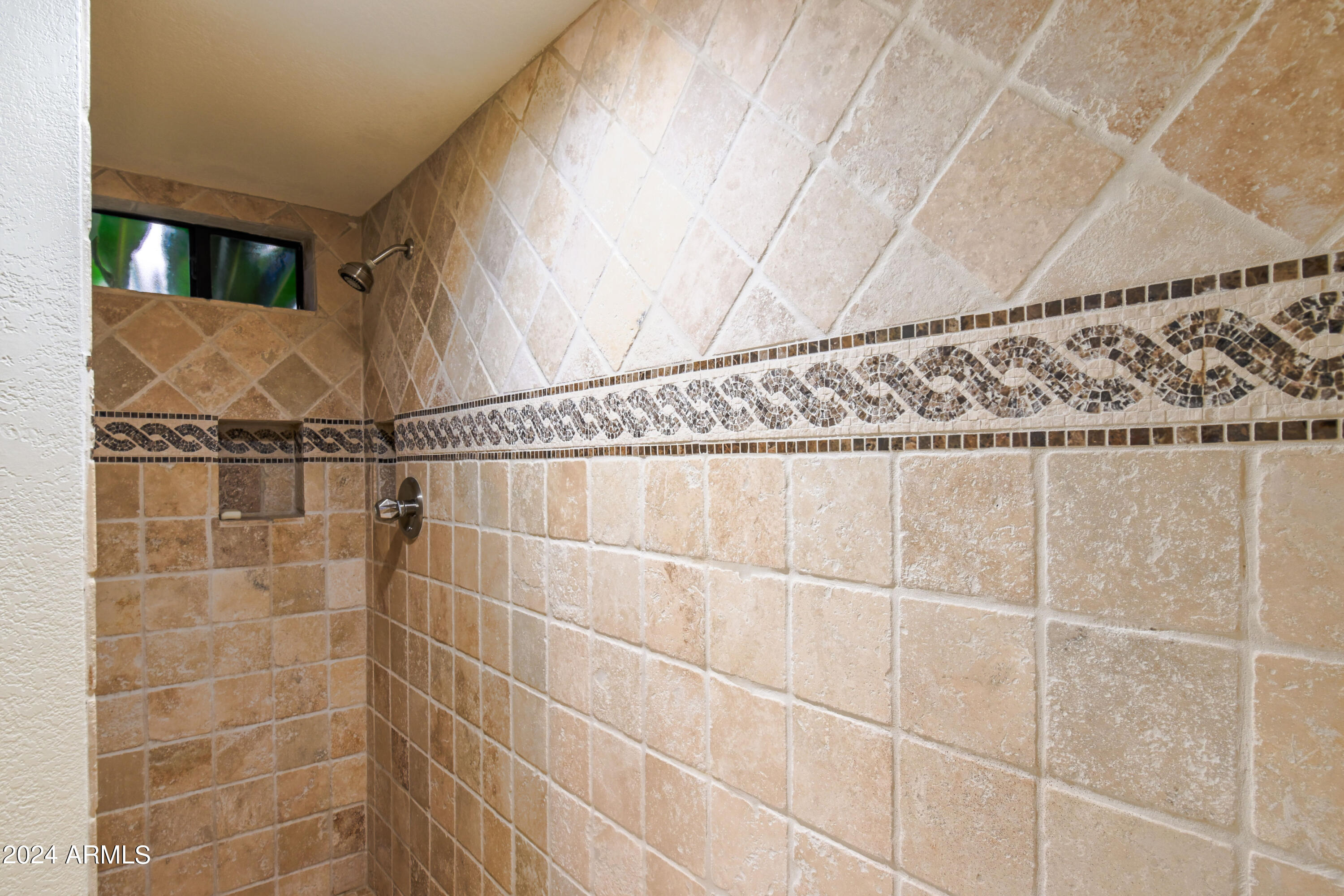 8230 E VIA DE LA ESCUELA