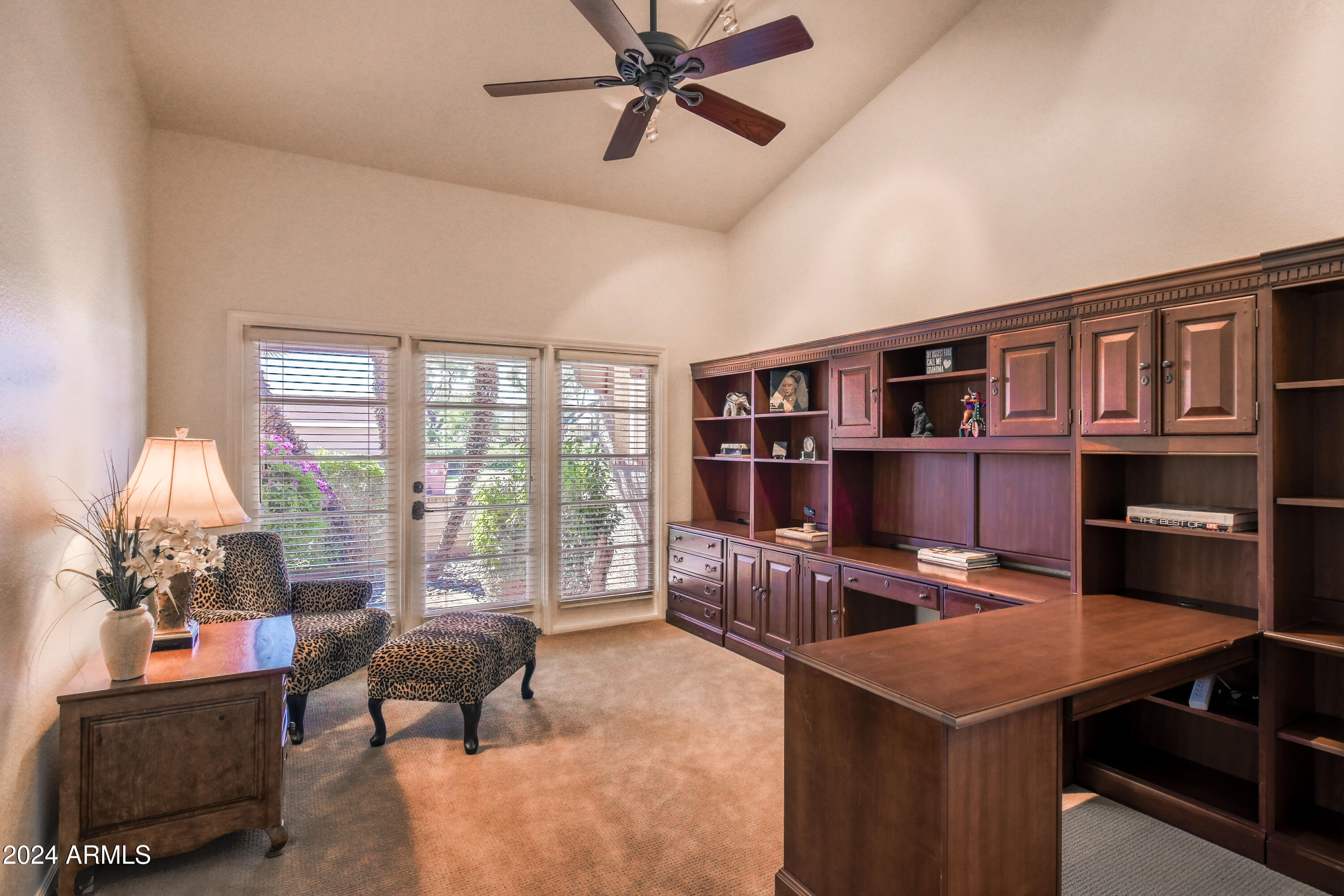 8230 E VIA DE LA ESCUELA