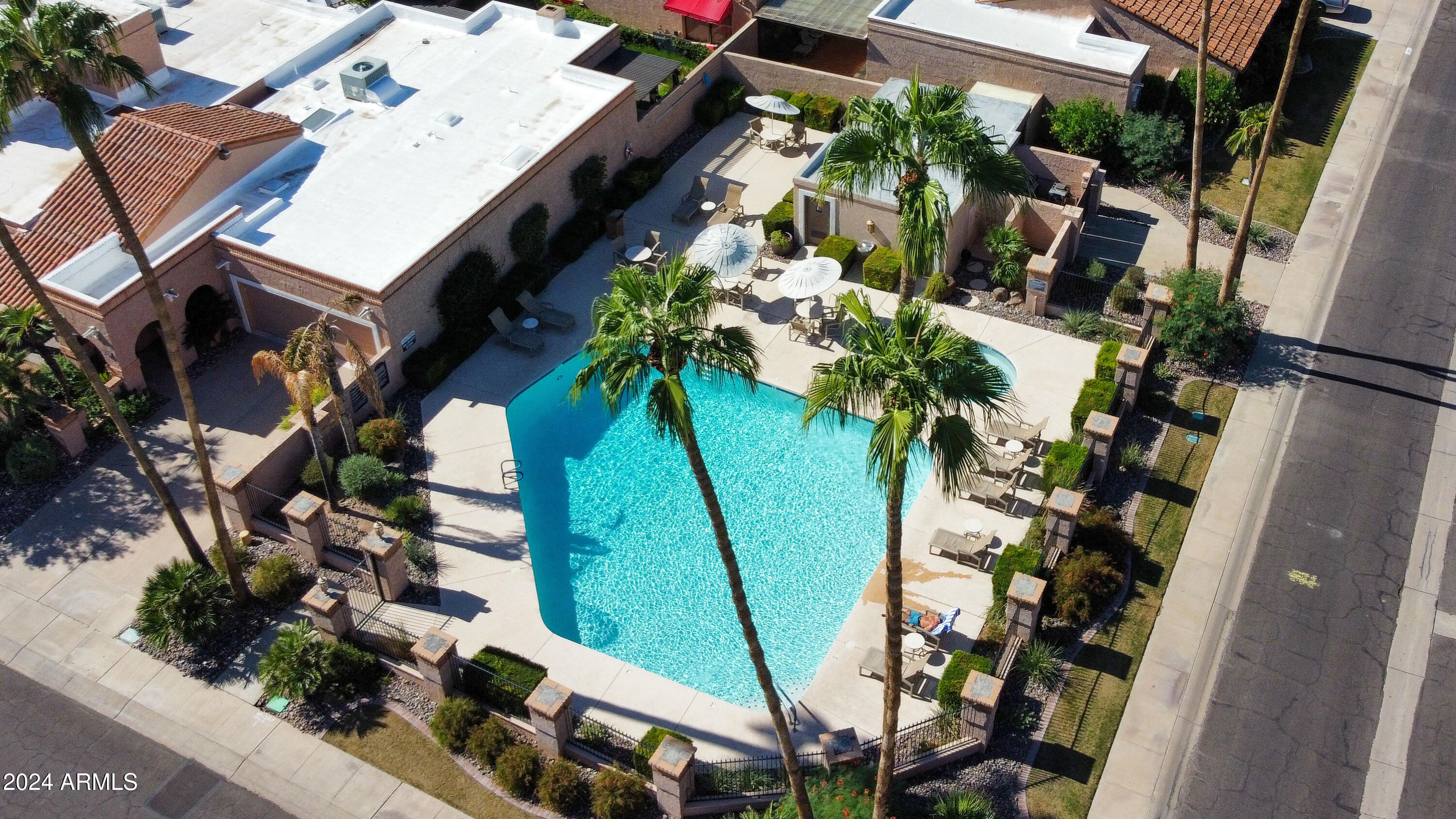 8230 E VIA DE LA ESCUELA