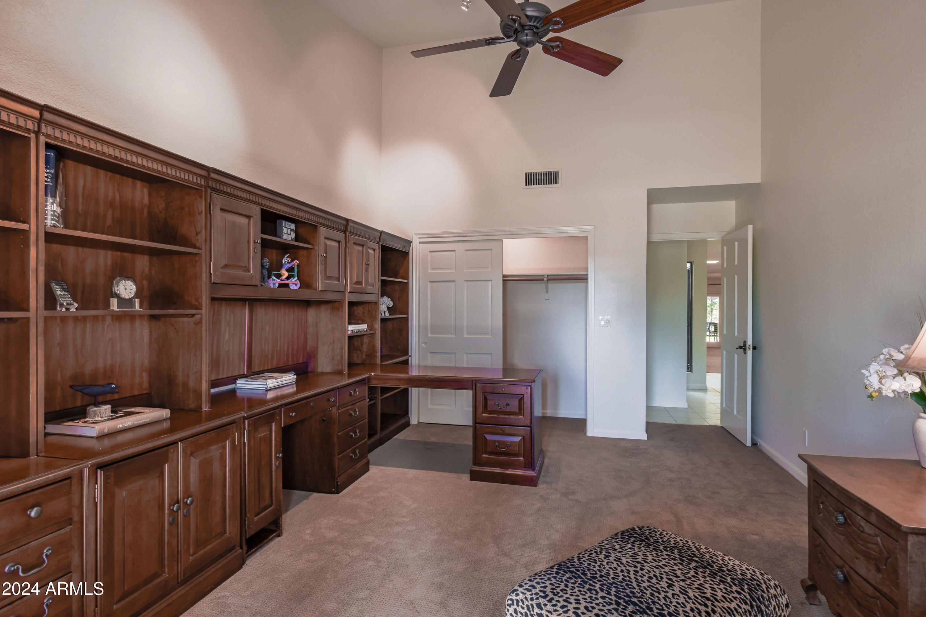 8230 E VIA DE LA ESCUELA